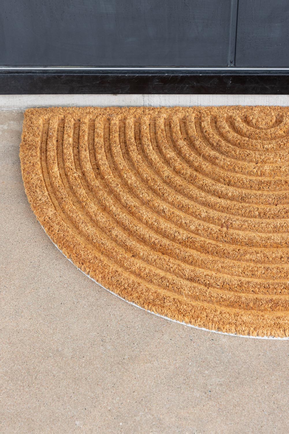 Noah Teppich in Natur präsentiert im Onlineshop von KAQTU Design AG. Türmatte ist von Venture Home