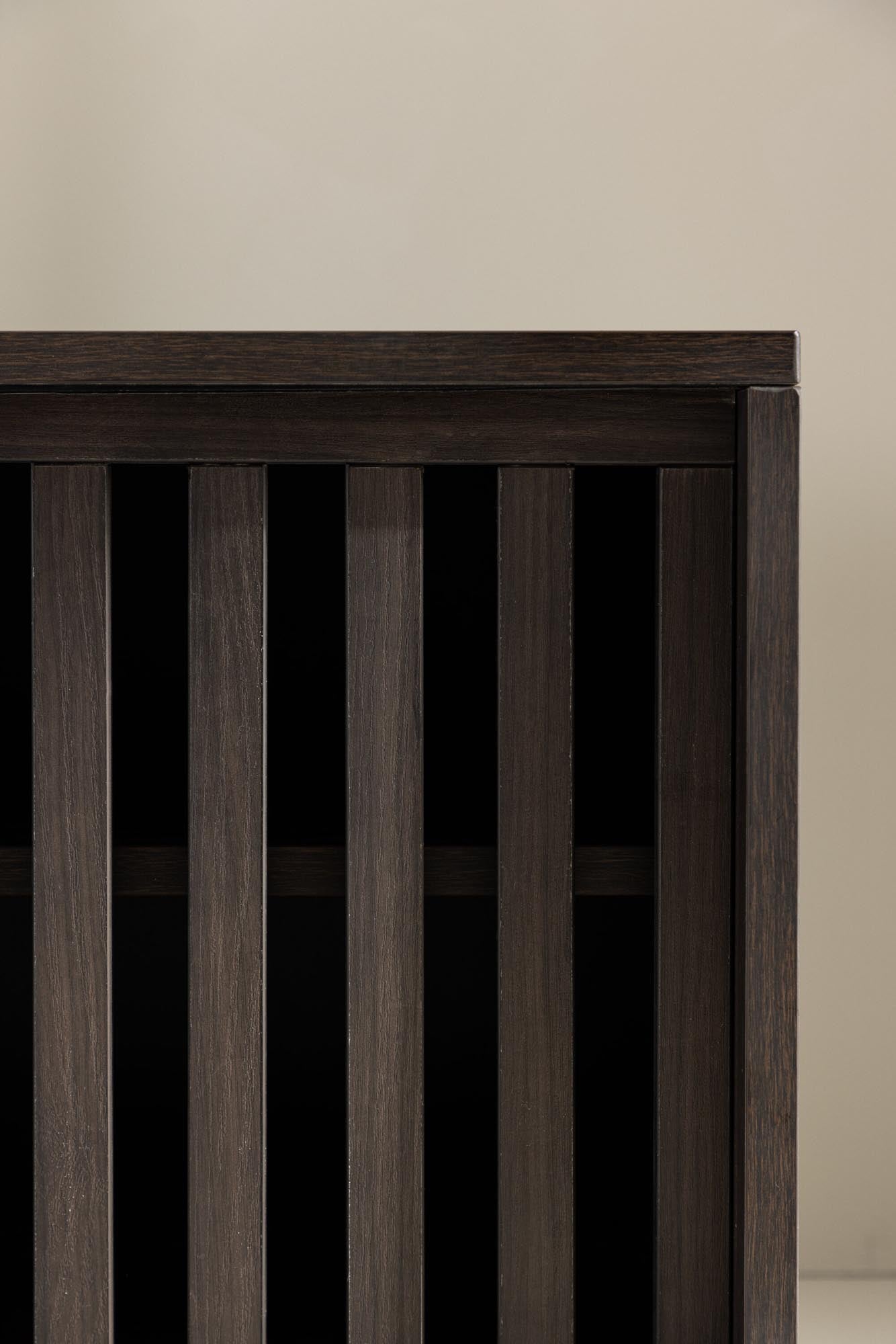 Lugo TV-Sideboard: Zeitloses Design mit cleverer Stauraumlösung.