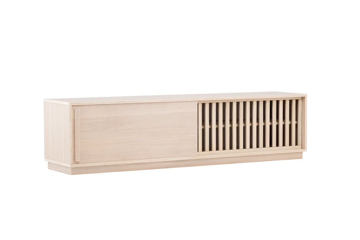 Lugo TV Sideboard in Tünchen präsentiert im Onlineshop von KAQTU Design AG. TV-Möbel ist von Venture Home