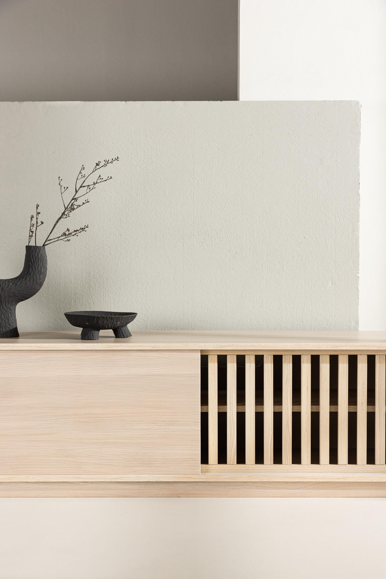 Lugo TV-Sideboard: Zeitloses Design mit praktischem Stauraum.