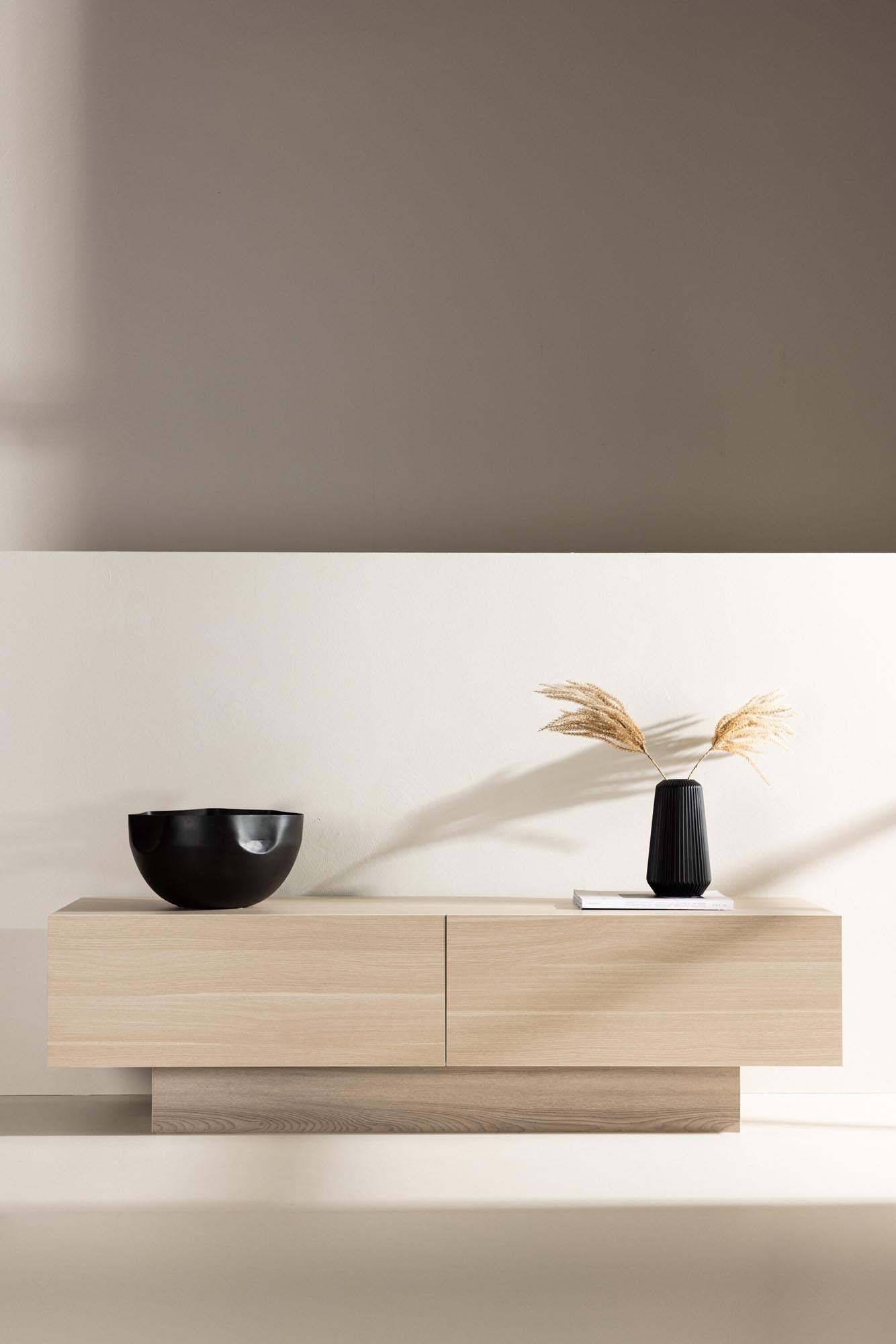 Cuenca TV-Sideboard: Modernes Design für stilvolle Wohnräume.