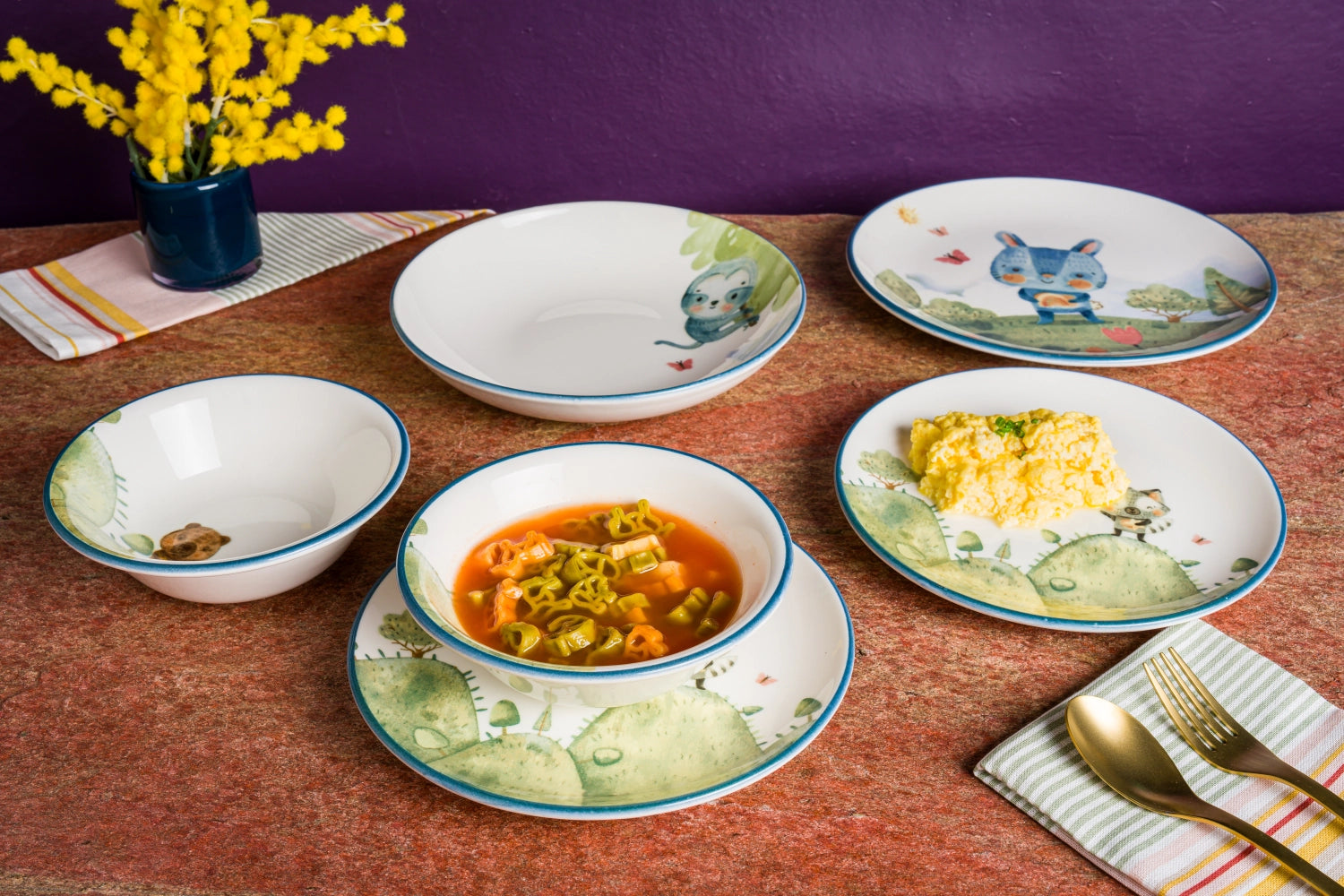 Moderner, tiefen Teller aus der Minimeals-Serie von Bonna, 23 cm Durchmesser, perfekt für kreative Anrichte und ansprechende Präsentation.