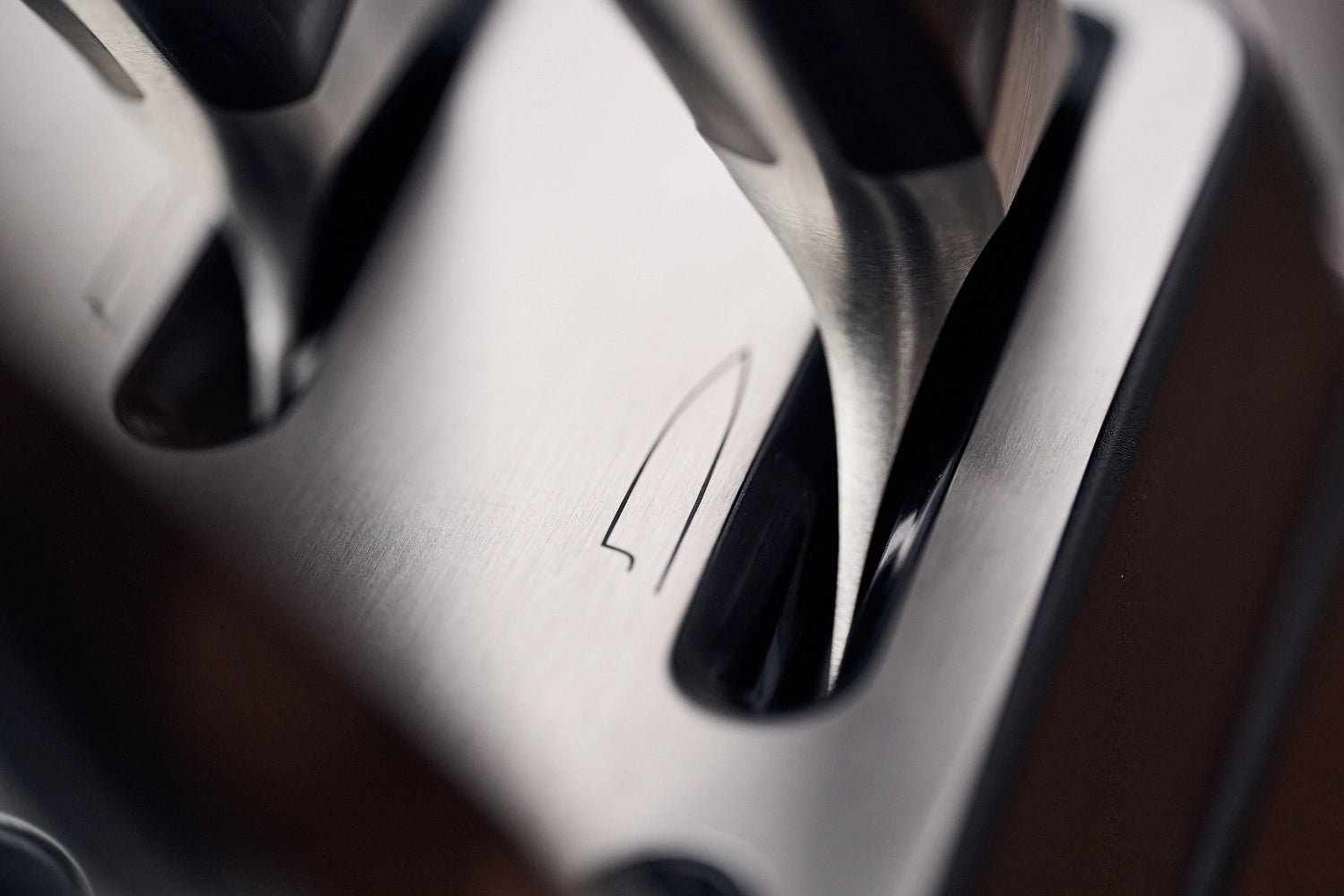 7 °. Per un blocco di coltello auto -bonifico