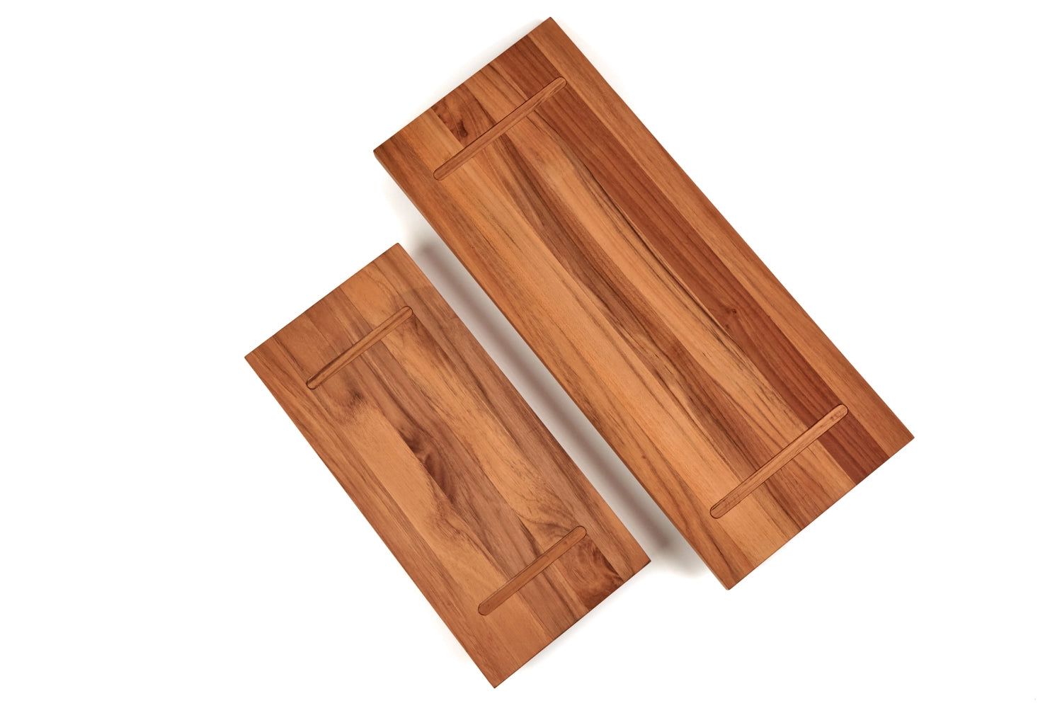 Bistro Servierplatte 53x22x4.6cm mit Füssen M in Braun präsentiert im Onlineshop von KAQTU Design AG. Tablett ist von Teak Haus