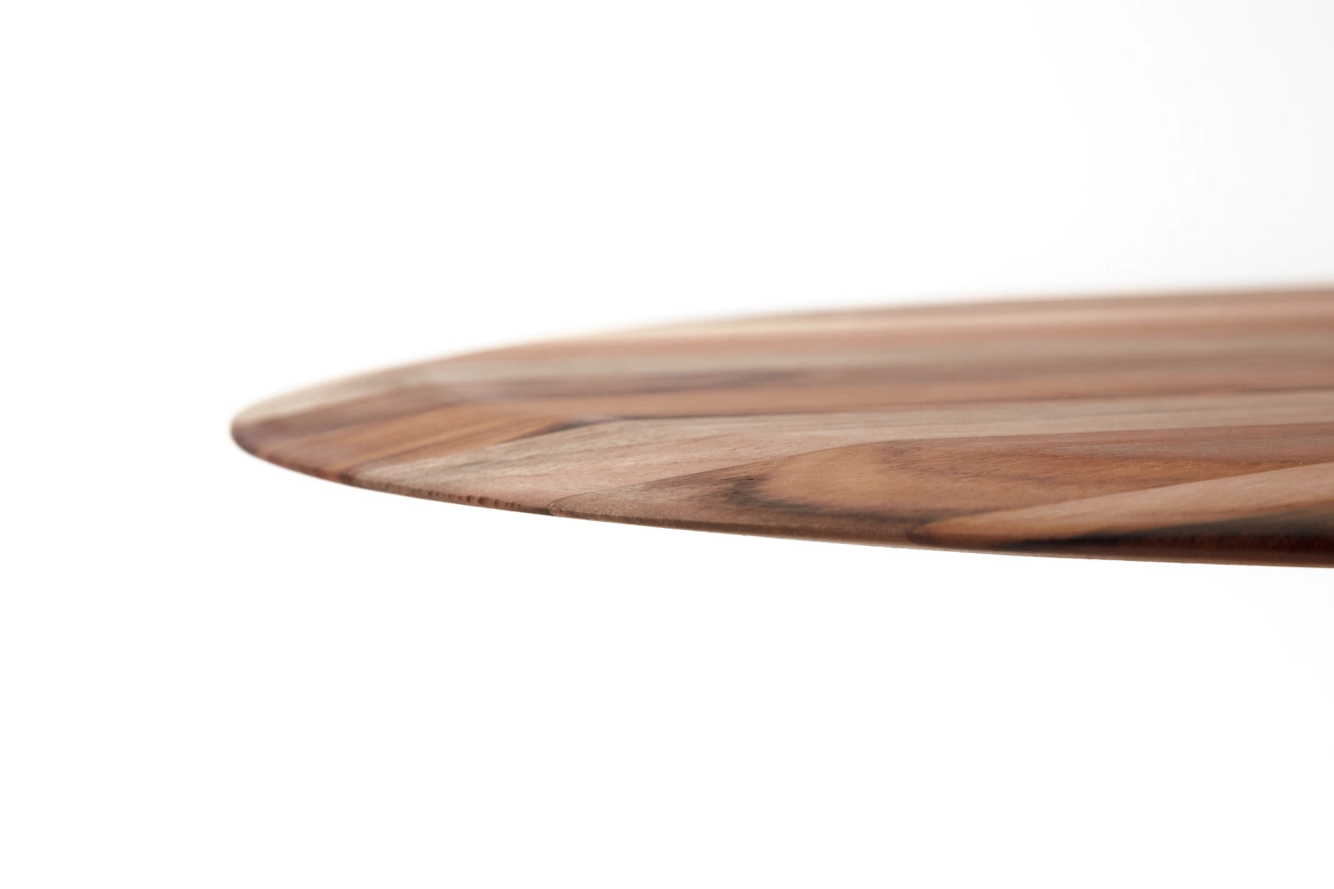 Canoe Servierbrett Pizza M 53x32.5x1.5cm mit Griff in Braun präsentiert im Onlineshop von KAQTU Design AG. Schneidbrett ist von Teak Haus