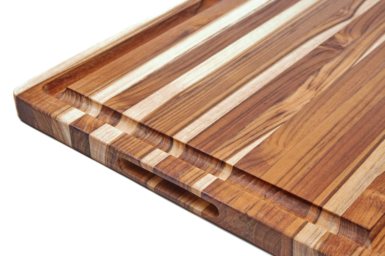 Scandi Servierbrett Grill 54x38x2.5cm mit tiefer Saftrille in Braun präsentiert im Onlineshop von KAQTU Design AG. Schneidbrett ist von Teak Haus