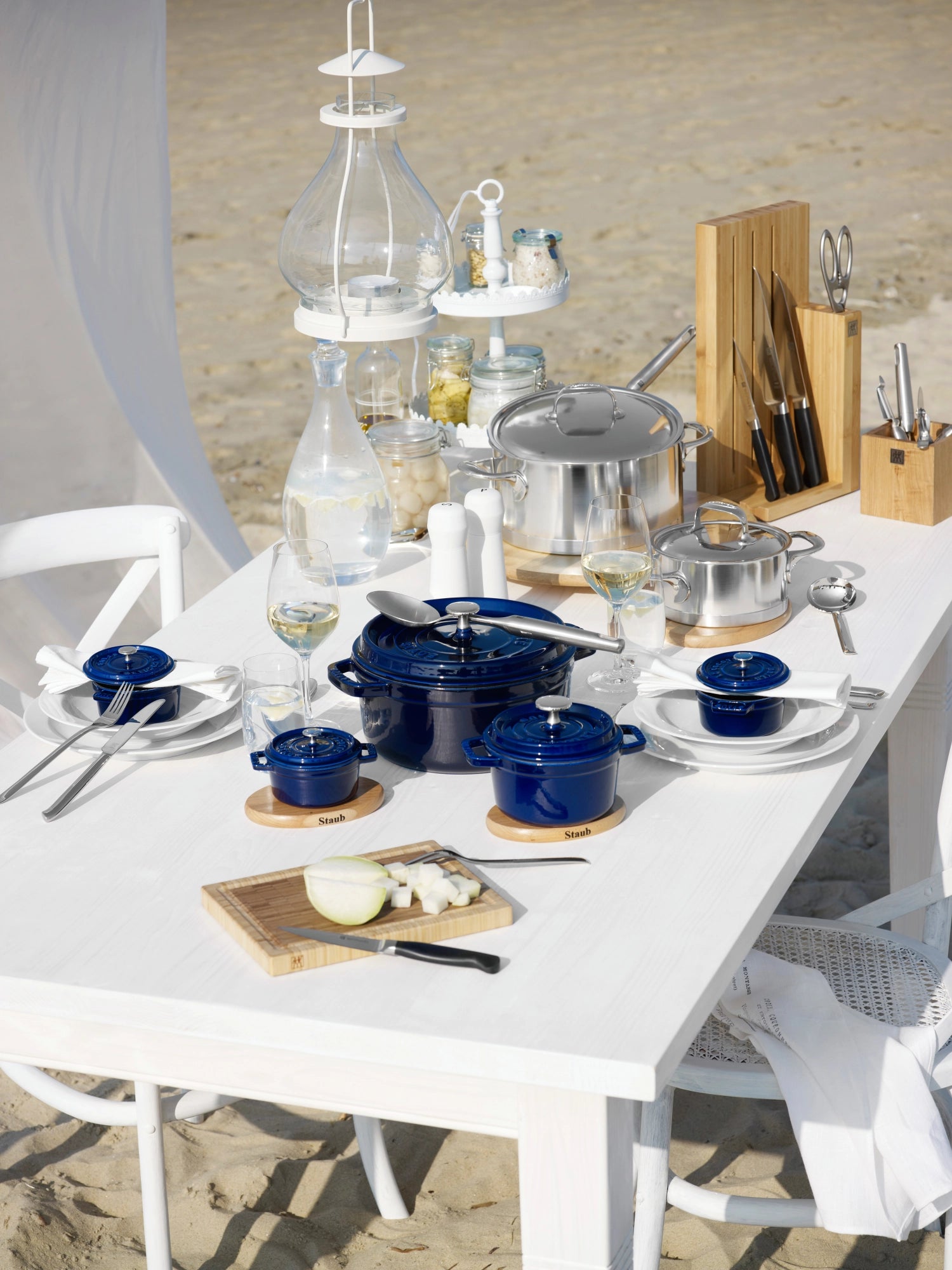 Cocotte 20cm, round, dark blue, cast iron 2.2l