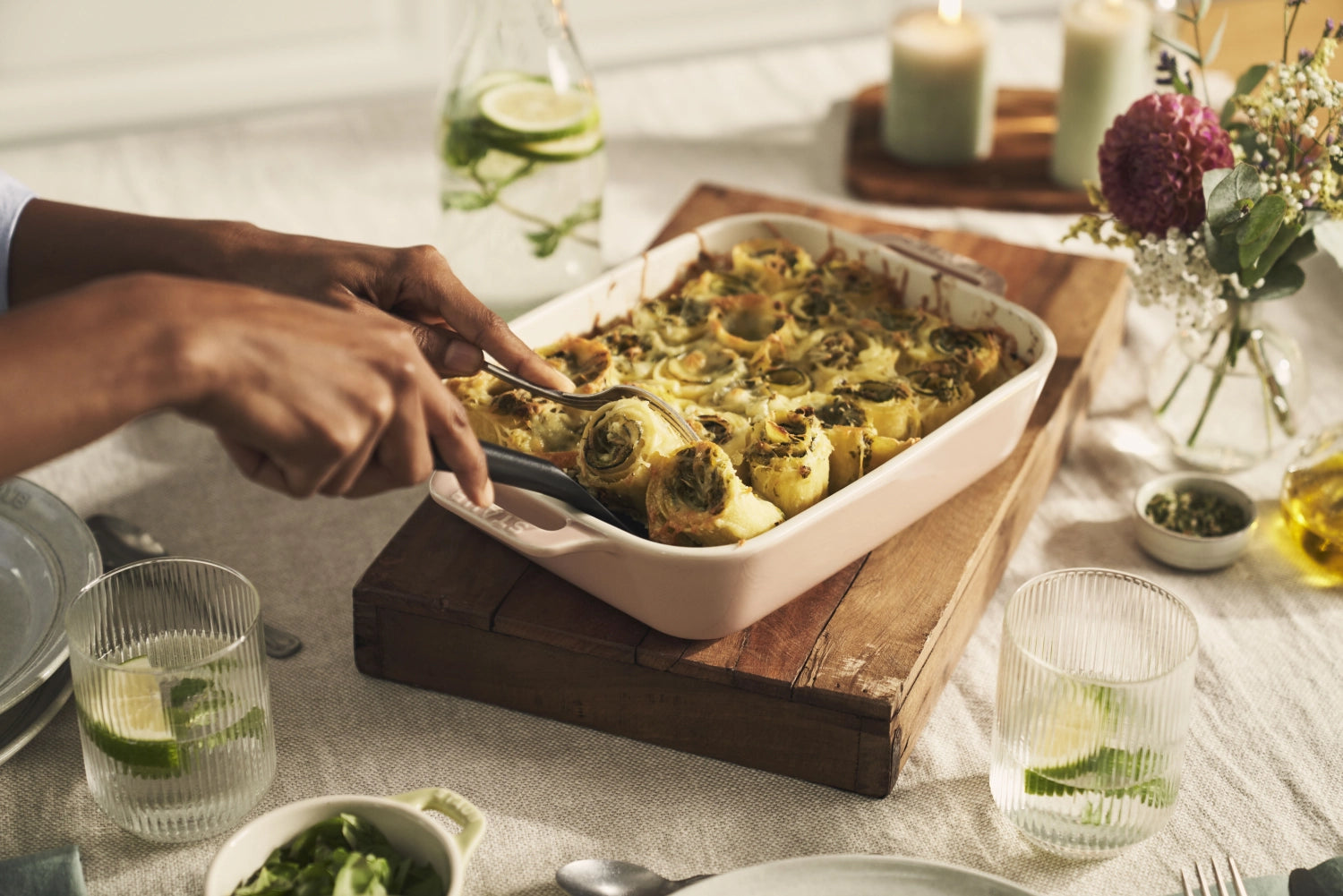 2 °. Ceramica Ofenformset 20x16 e 27x20cm, rosa chiaro