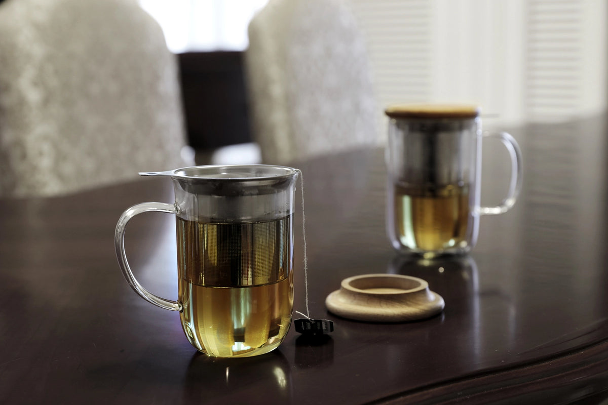 Minima Balance Teetasse mit Sieb 500ml in Weiss präsentiert im Onlineshop von KAQTU Design AG. Tasse ist von Viva