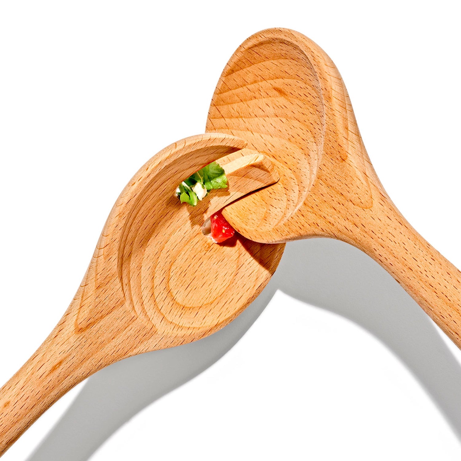 Elegantes 2-teiliges Salatservier-Set aus langlebigem Holz von OXO, ideal für das stilvolle Servieren und Mischen von frischen Salaten.