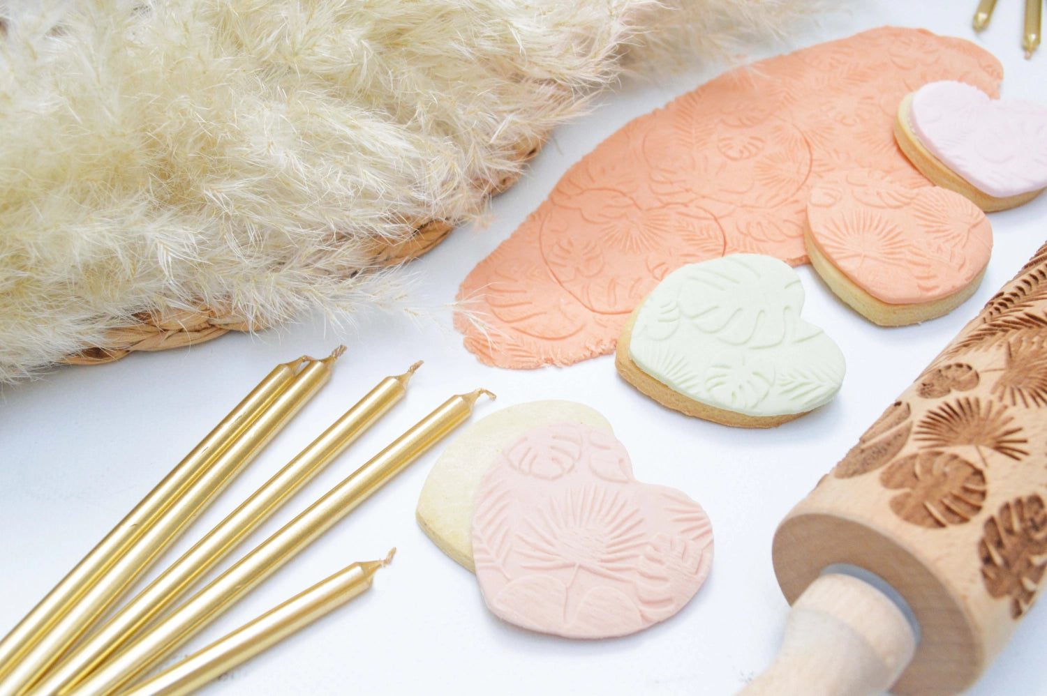 Natürliche Zuckerpaste in zartem Blush, 250g von Scrap Cooking – perfekt für kreative Backprojekte und stilvolle Tortengestaltung.