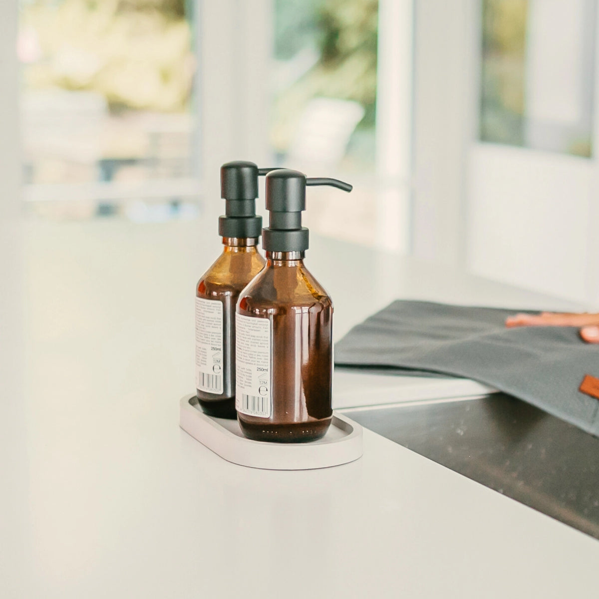 Hand Soap Handseife Lavendel 250ml Kunststoff-Pumpspender in Braun präsentiert im Onlineshop von KAQTU Design AG. Pflege ist von Nordesign
