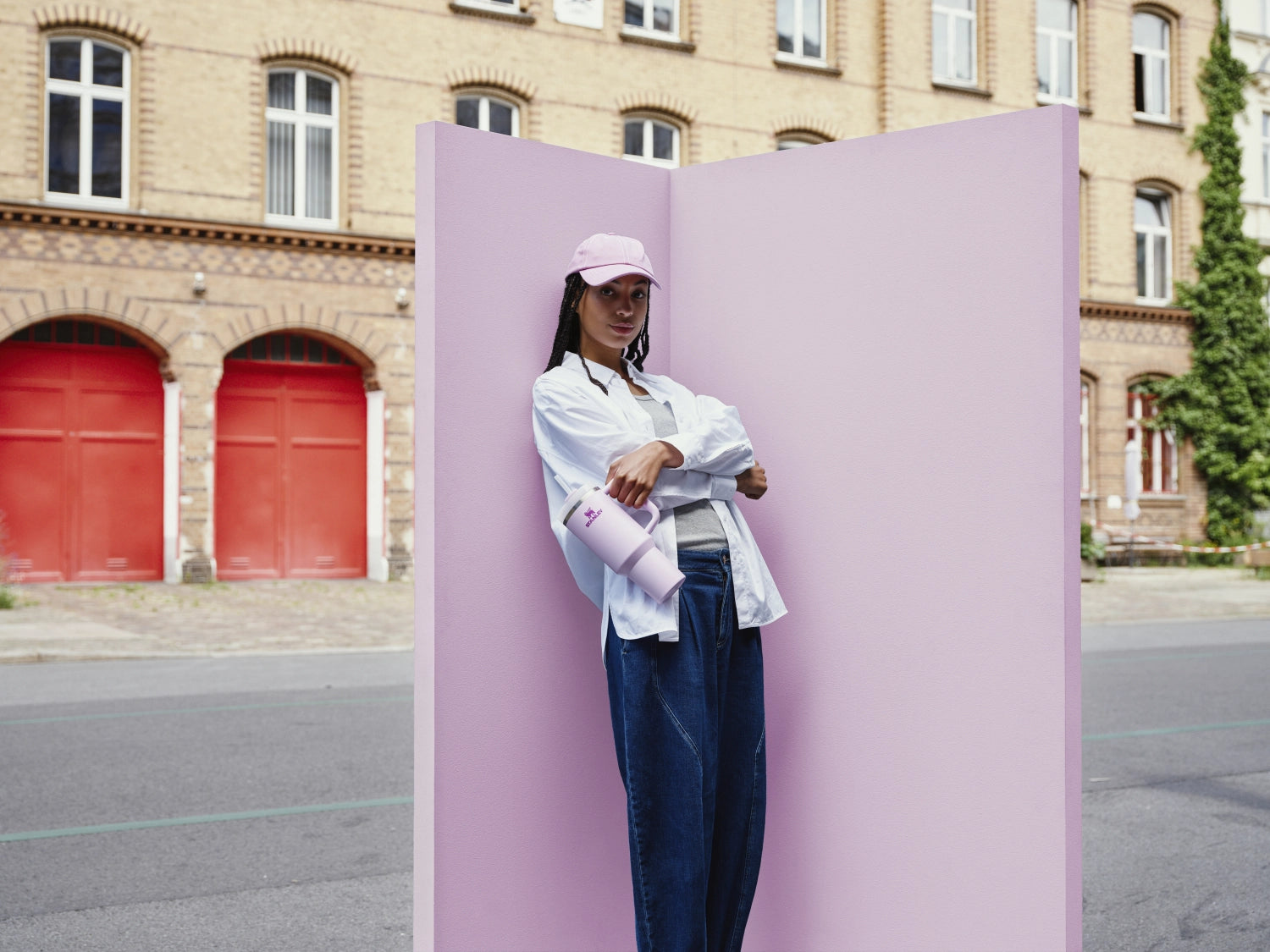 Quencher FlowState 1.18l cherry blossom in Violett präsentiert im Onlineshop von KAQTU Design AG. Trinkflaschen ist von Stanley