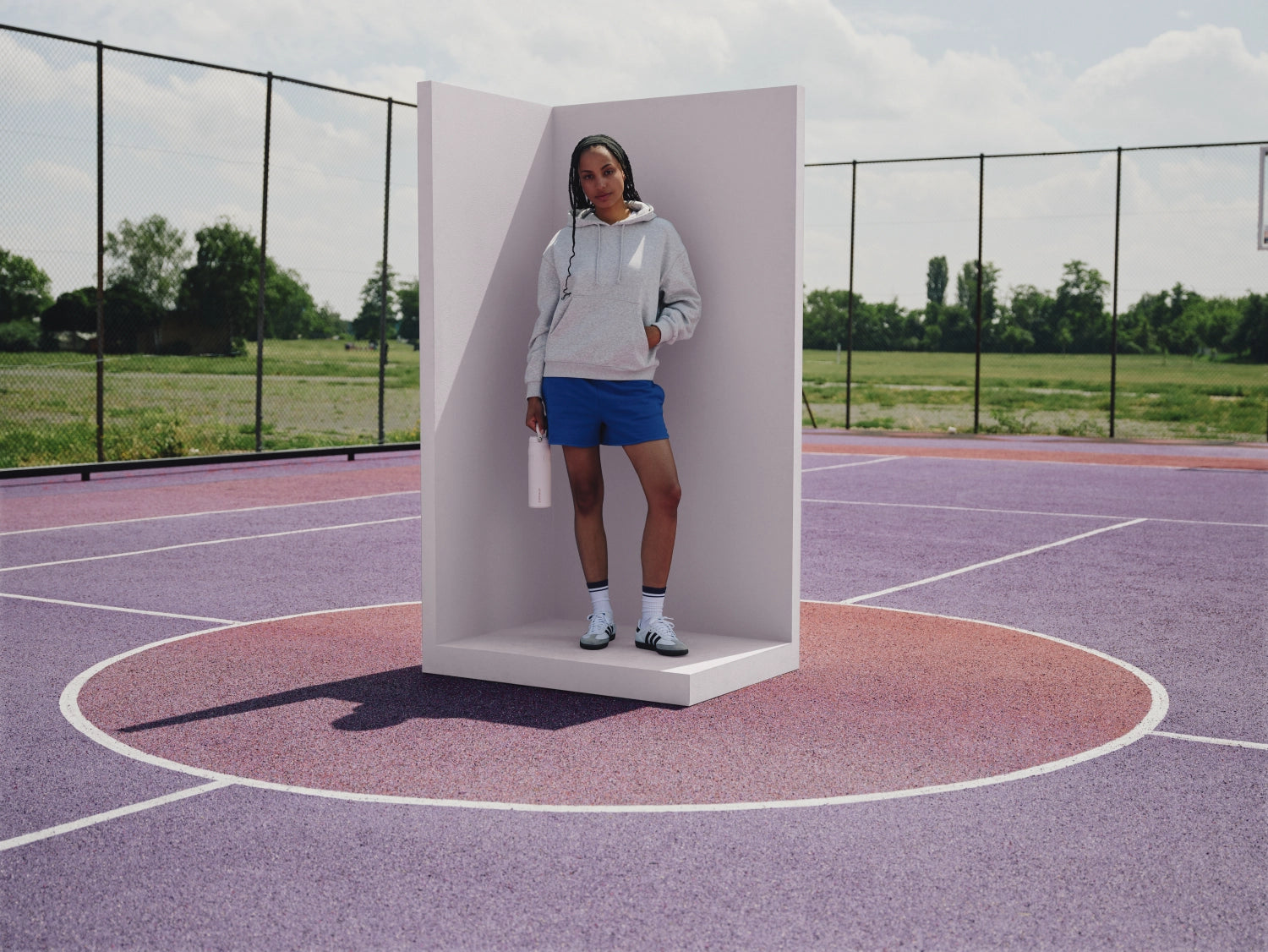 IceFlow Flip Straw Flasche 0.7l frost in Weiss präsentiert im Onlineshop von KAQTU Design AG. Trinkflaschen ist von Stanley