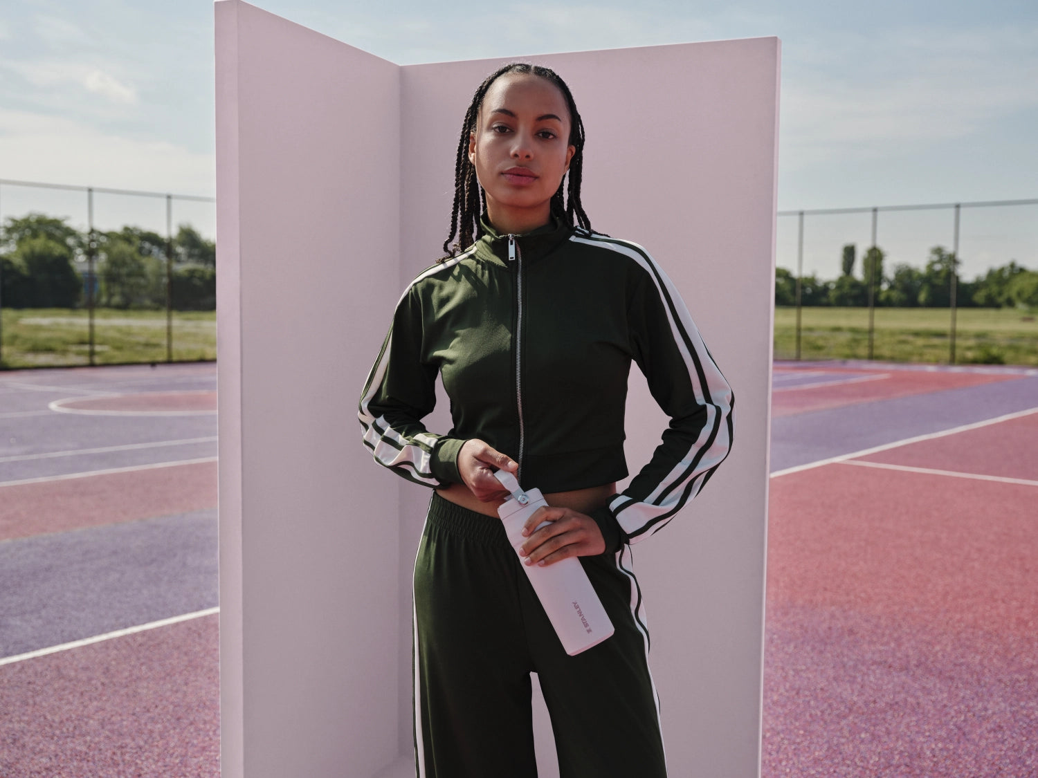 IceFlow Flip Straw Flasche 0.7l rose quartz in Pink präsentiert im Onlineshop von KAQTU Design AG. Trinkflaschen ist von Stanley