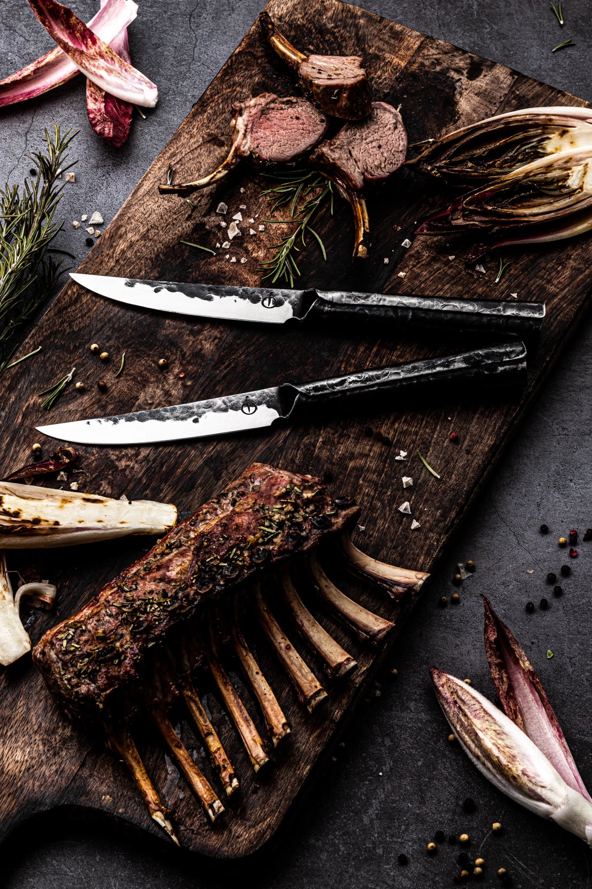 Brute Steakmesser 10cm in Silber präsentiert im Onlineshop von KAQTU Design AG. Küchenmesser ist von Forged