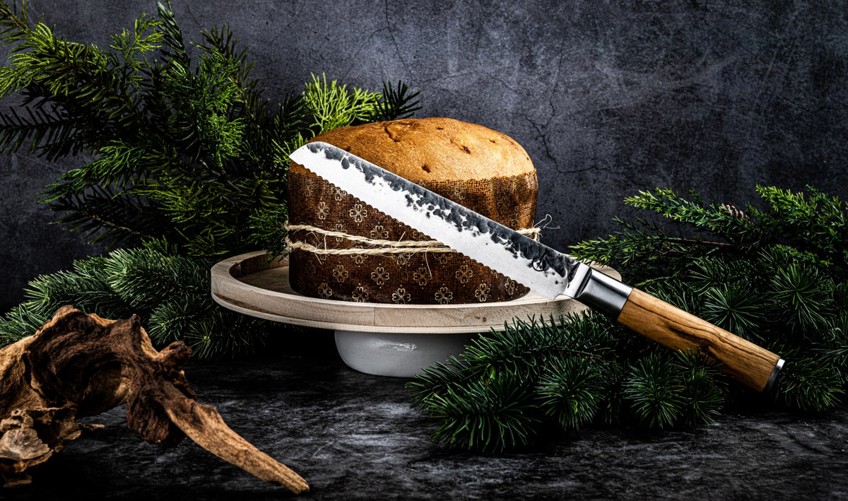 Olive Brotmesser 20cm in Beige präsentiert im Onlineshop von KAQTU Design AG. Küchenmesser ist von Forged