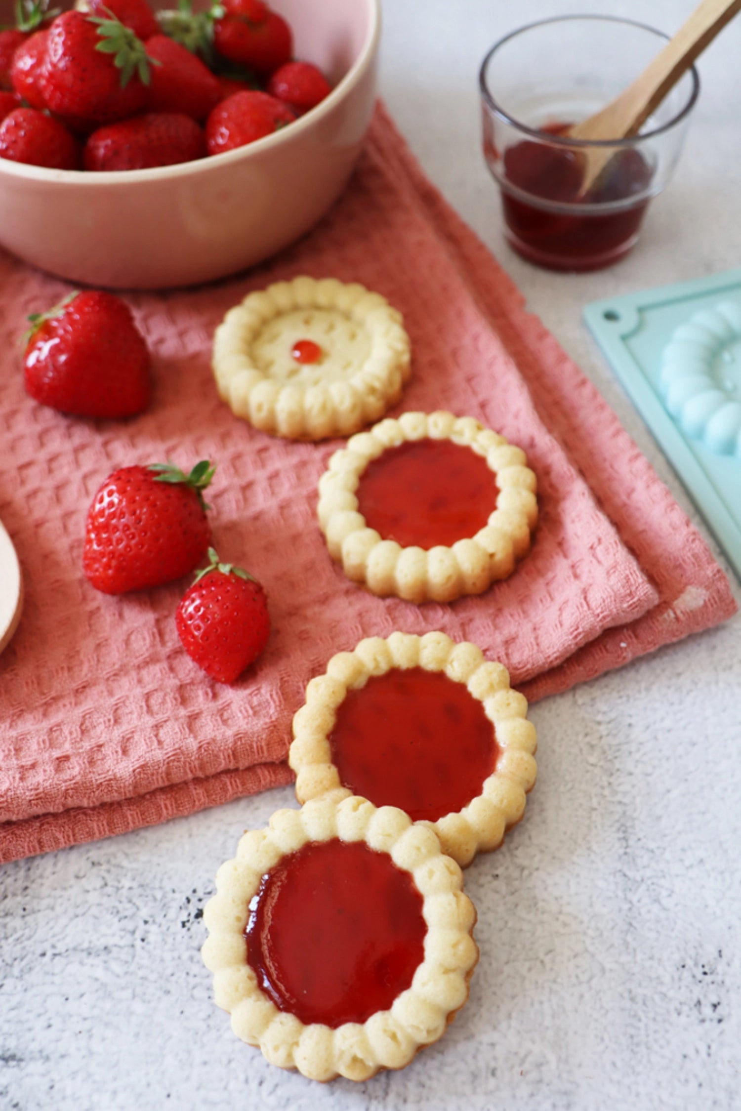 Praktische Silikon-Backform für 11 Törtchen von Scrap Cooking, perfekt für das Backen von Desserts und individuellen Leckereien.