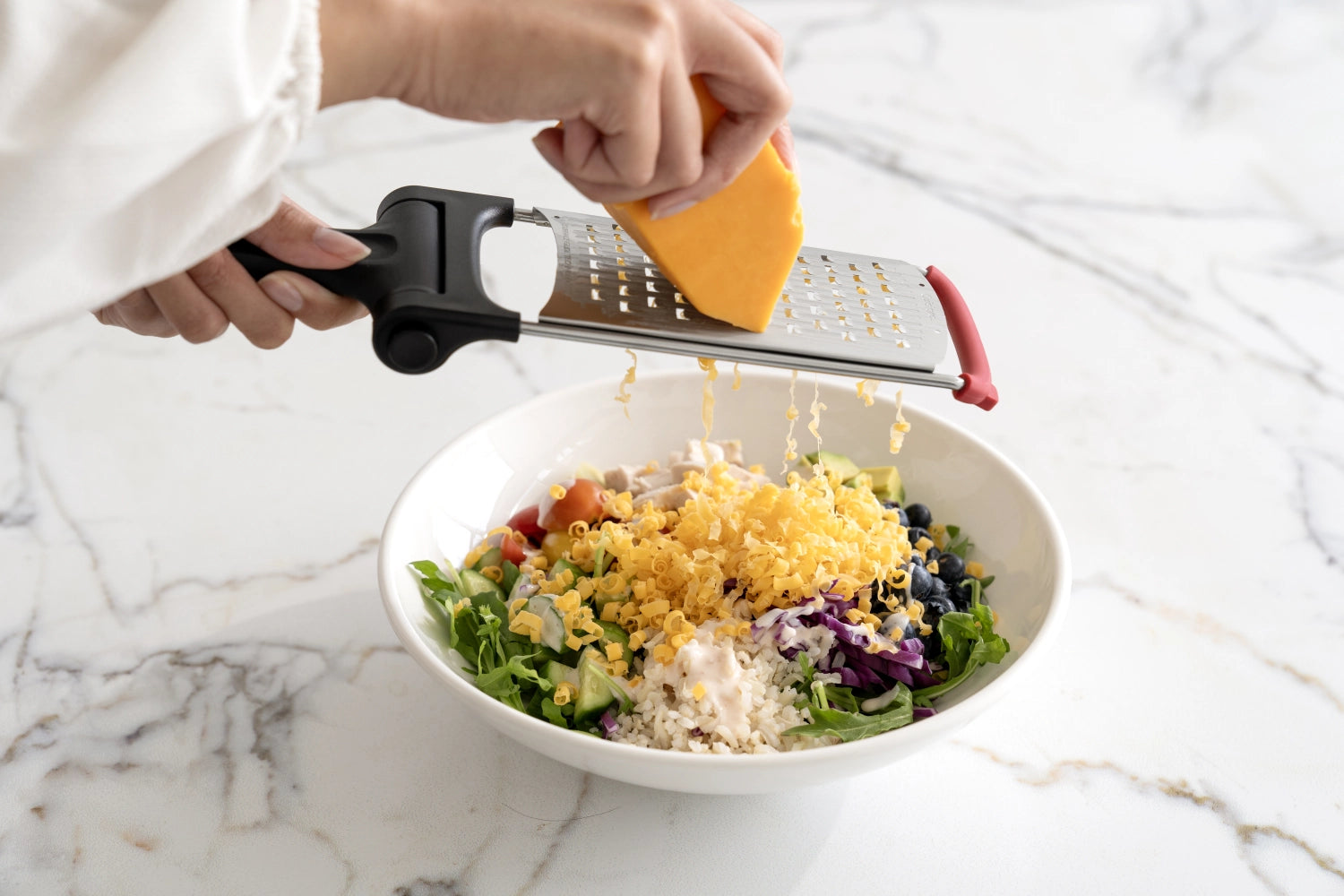 Klappreibe grob in Schwarz präsentiert im Onlineshop von KAQTU Design AG. Küchenhelfer ist von Cuisipro