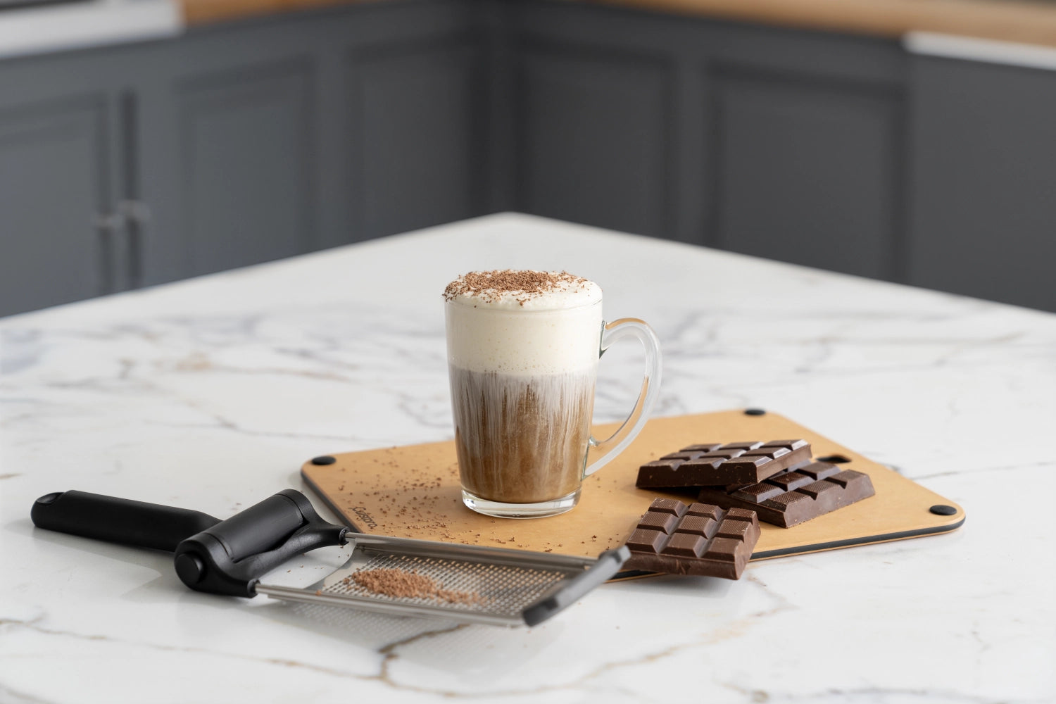 Klappreibe fein in Schwarz präsentiert im Onlineshop von KAQTU Design AG. Küchenhelfer ist von Cuisipro