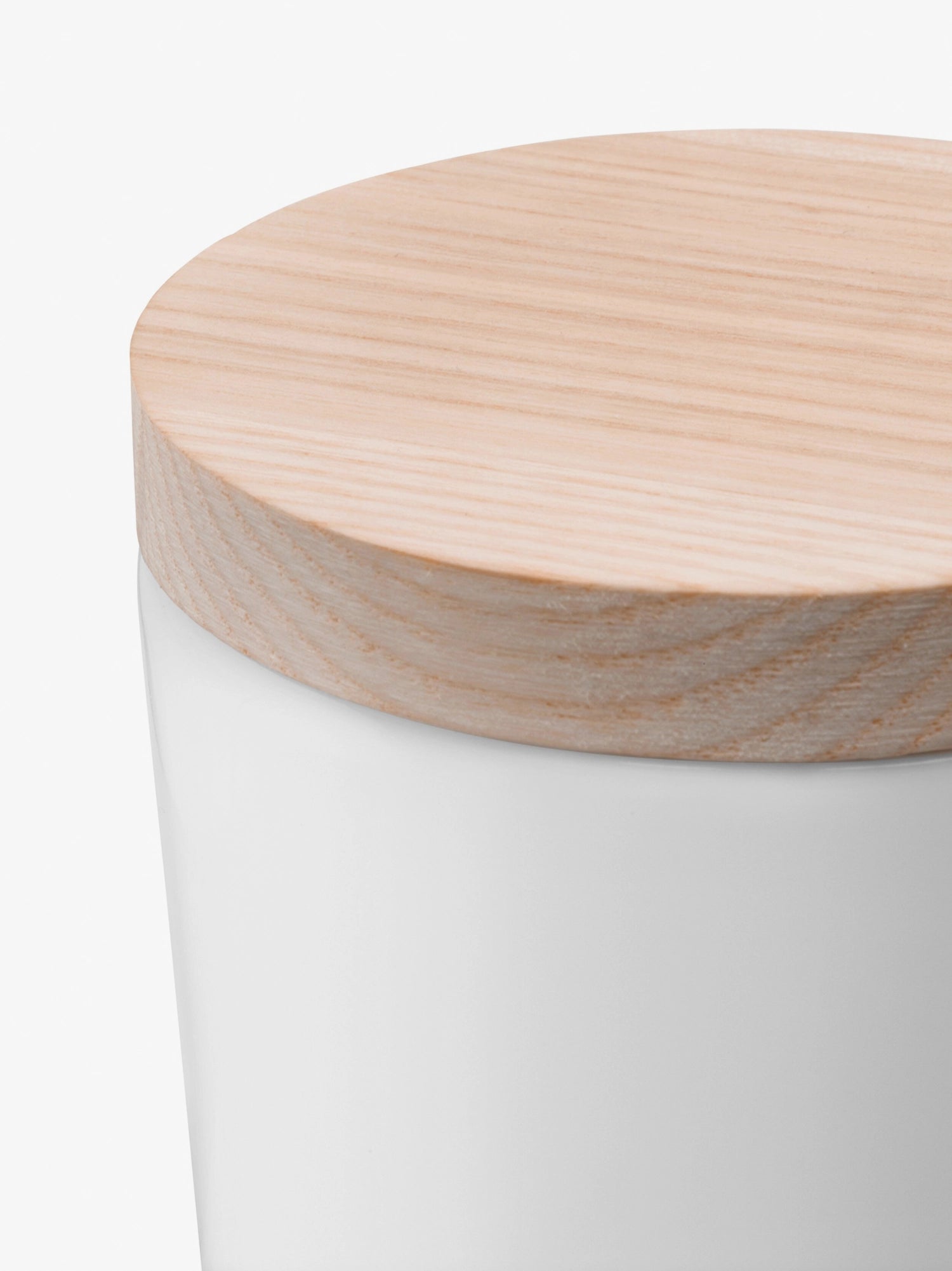 Collective tin H8.5cm with white ash lid