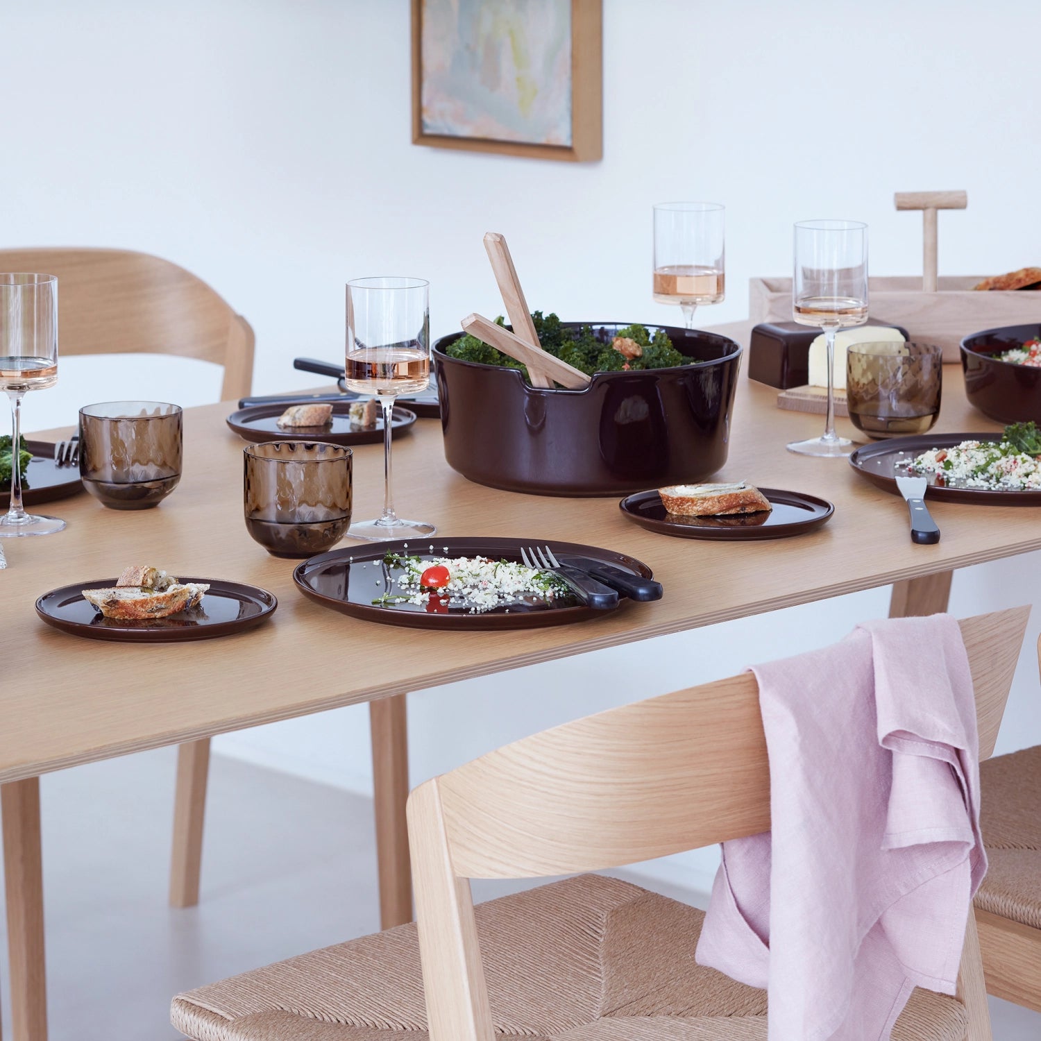 Elegantes 2er Set Schalen in Mocha (D15cm) von LSA, perfekt für Snacks oder als dekoratives Element auf jedem Tisch.