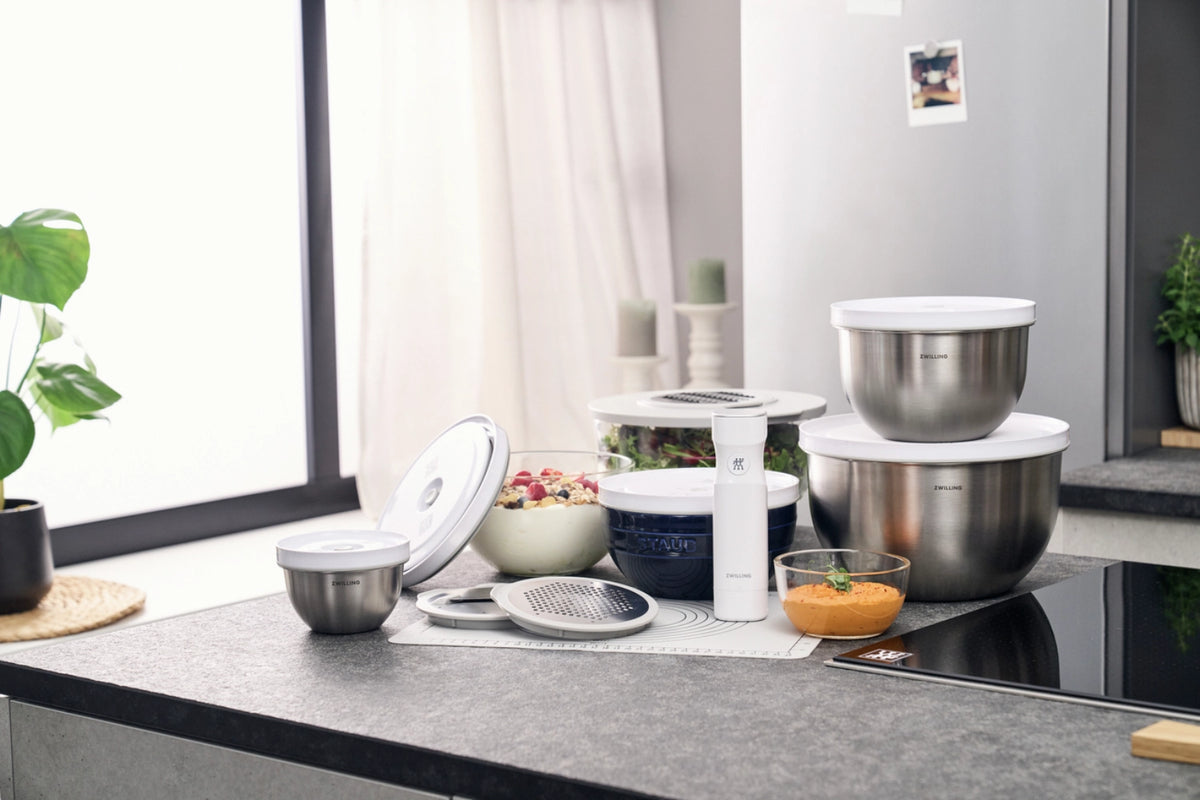 3tlg. Fresh & Save Bowls Schüssel Set Edelstahl in Silber präsentiert im Onlineshop von KAQTU Design AG. Aufbewahrungsbeutel ist von Zwilling