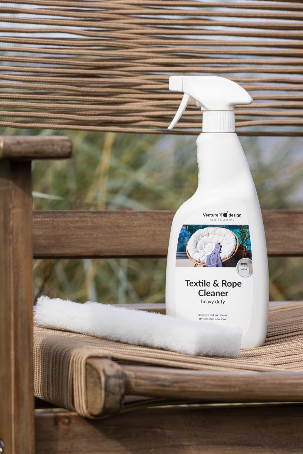 Bold Möbelpflege Fabrics Cleaner - 750ml in Transparent präsentiert im Onlineshop von KAQTU Design AG. Reinigungsmittel ist von Venture Home