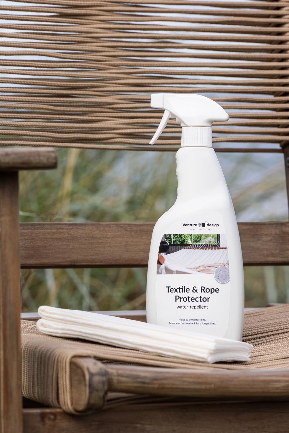 Bold Möbelpflege Fabrics Protector - 750ml in Transparent präsentiert im Onlineshop von KAQTU Design AG. Reinigungsmittel ist von Venture Home
