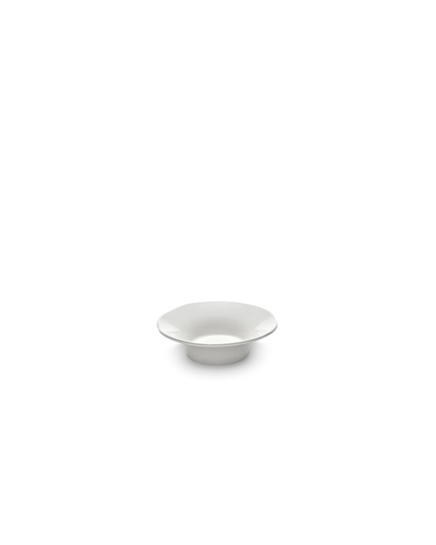 Silhouette Teller tief D10.5cm H3cm weiss Porzellan in Weiss präsentiert im Onlineshop von KAQTU Design AG. Teller ist von Serax