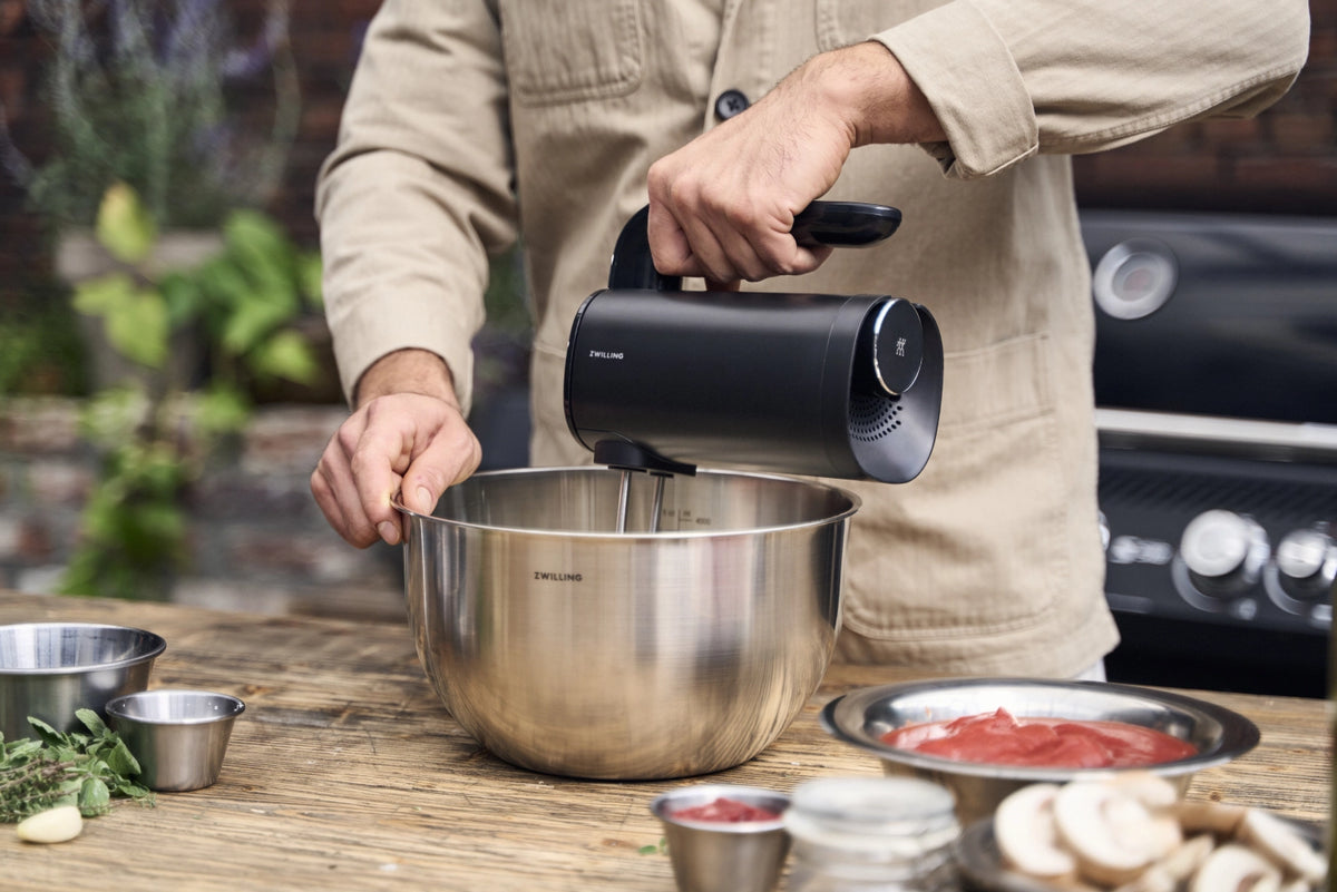 Xtend Kabelloser Handmixer (ohne Akku) in Schwarz präsentiert im Onlineshop von KAQTU Design AG. Küchengerät ist von Zwilling