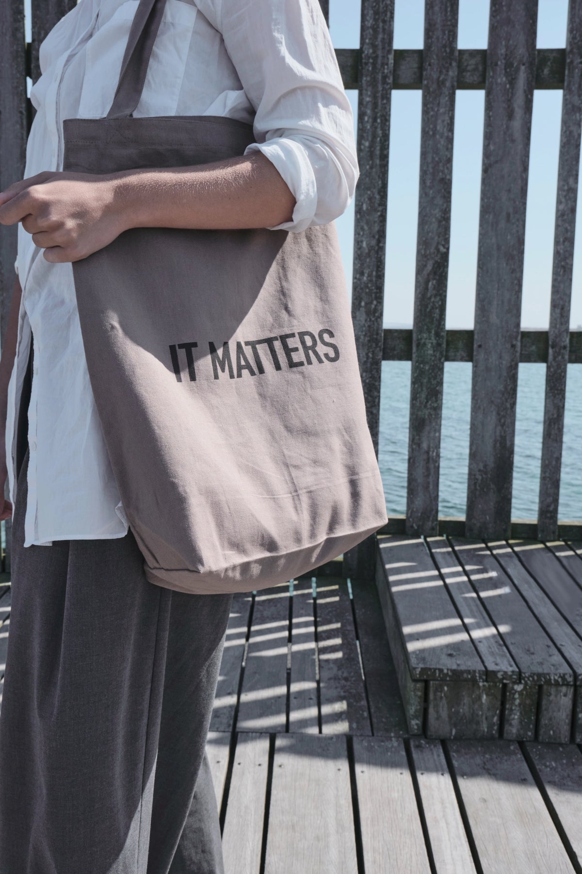 It Matters Tasche 50x35x15cm clay Biobaumwolle in Braun präsentiert im Onlineshop von KAQTU Design AG. Küchenhelfer ist von The Organic Company