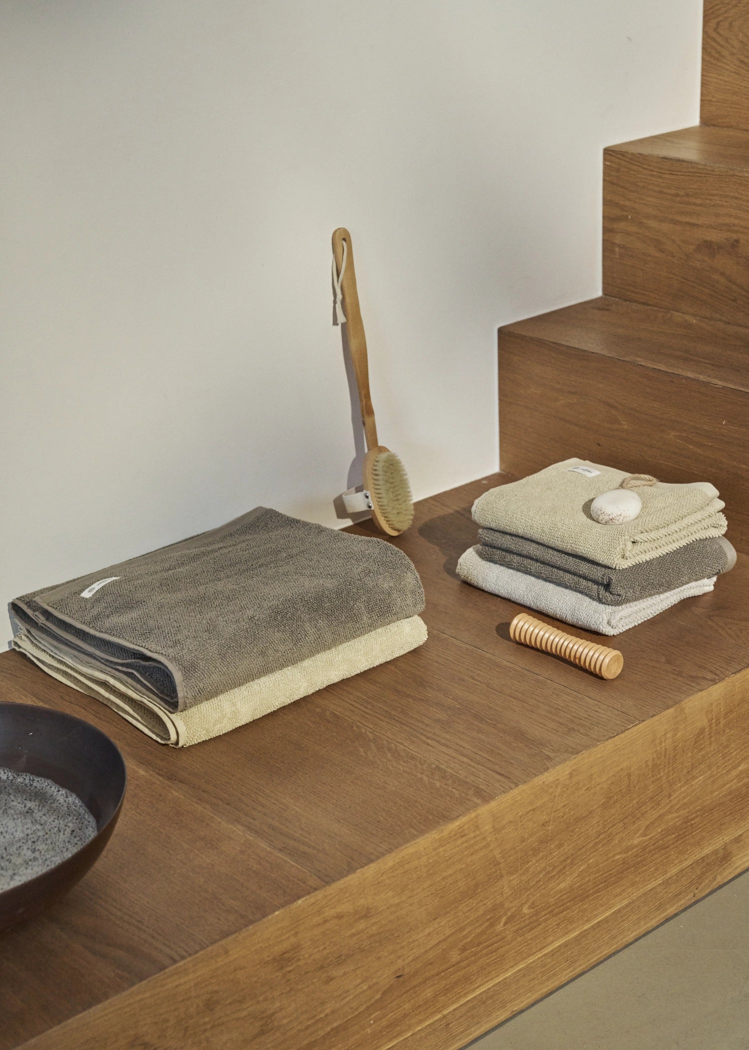 Mild Badetuch 70x140cm stone Biobaumwolle in Grau präsentiert im Onlineshop von KAQTU Design AG. Badetuch ist von The Organic Company