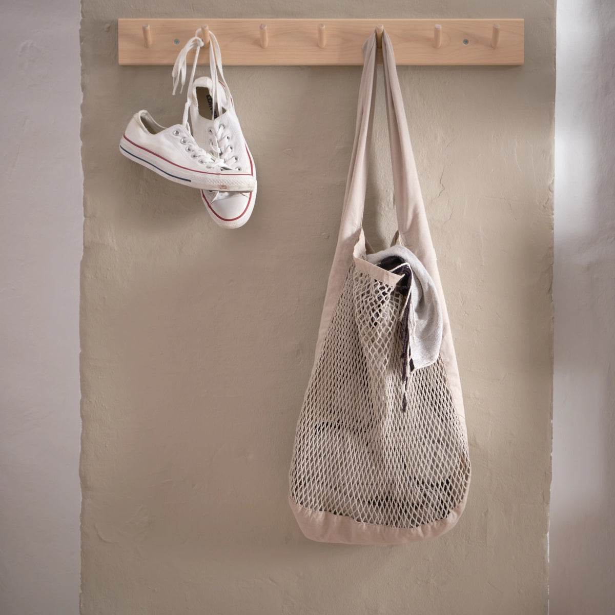 Net shoulder Tasche 44x15x45cm stone Biobaumwolle in Beige präsentiert im Onlineshop von KAQTU Design AG. Küchenhelfer ist von The Organic Company