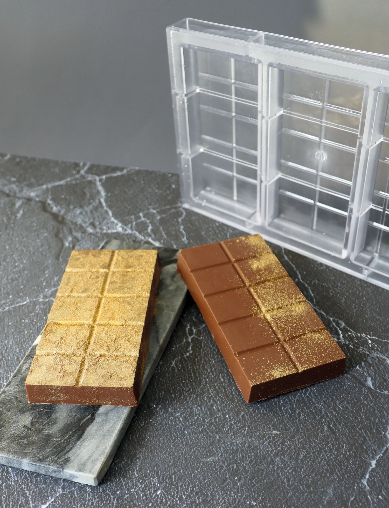 Schokoladenform Tafelschokolade Kunststoff in Weiss präsentiert im Onlineshop von KAQTU Design AG. Backform / Backblech ist von Scrap Cooking