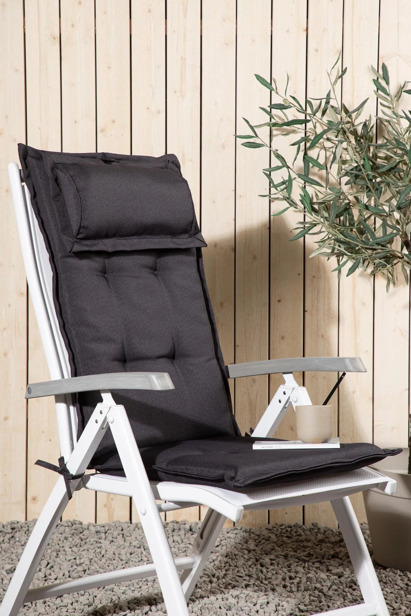 Komfortables Kissen mit Füllung von Venture Home, ideal für vielseitige Nutzung und stilvolle Einrichtung, hochwertig und bequem.