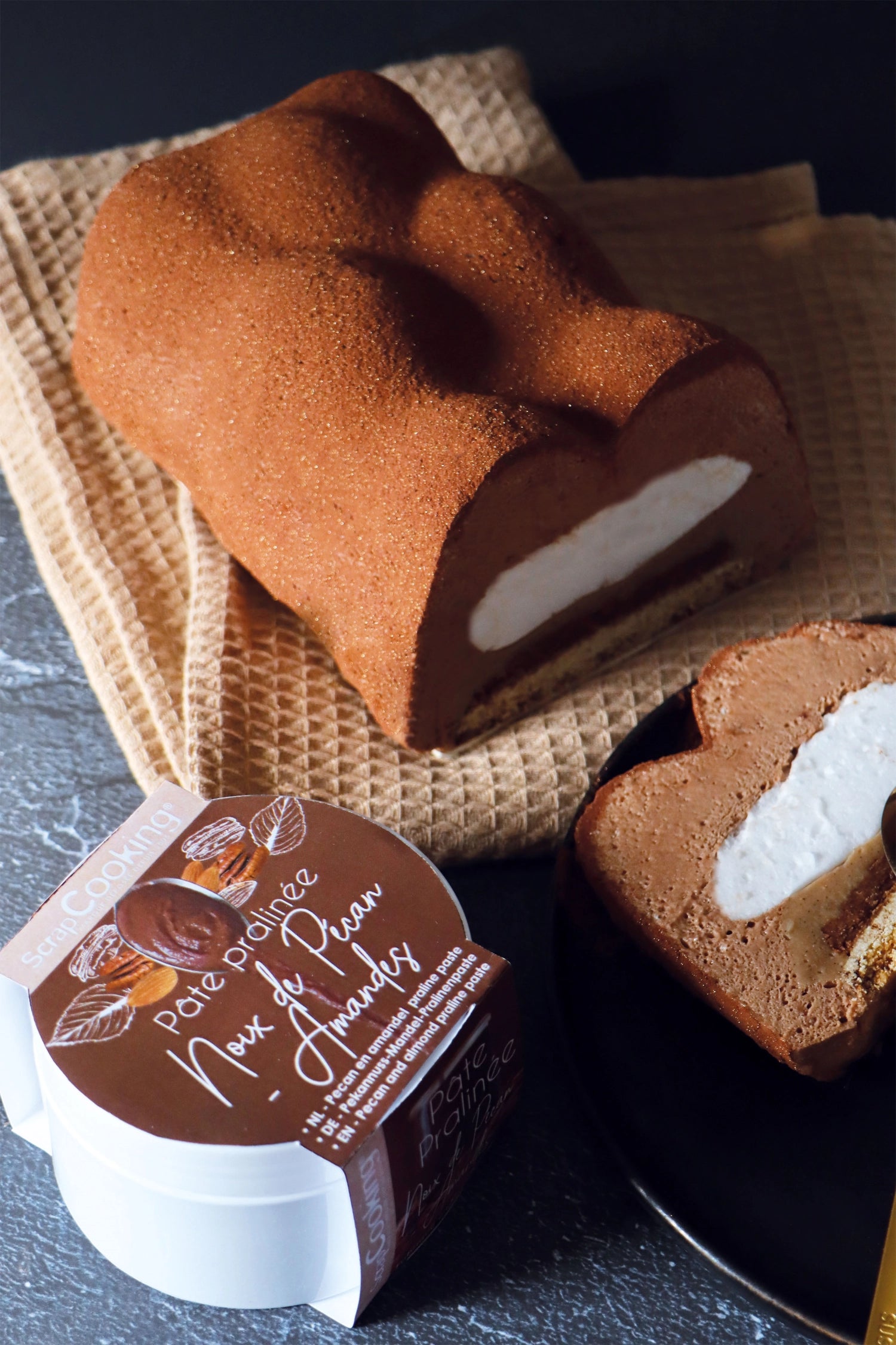 Backform Teddybär gross Silikon in Braun präsentiert im Onlineshop von KAQTU Design AG. Backform / Backblech ist von Scrap Cooking