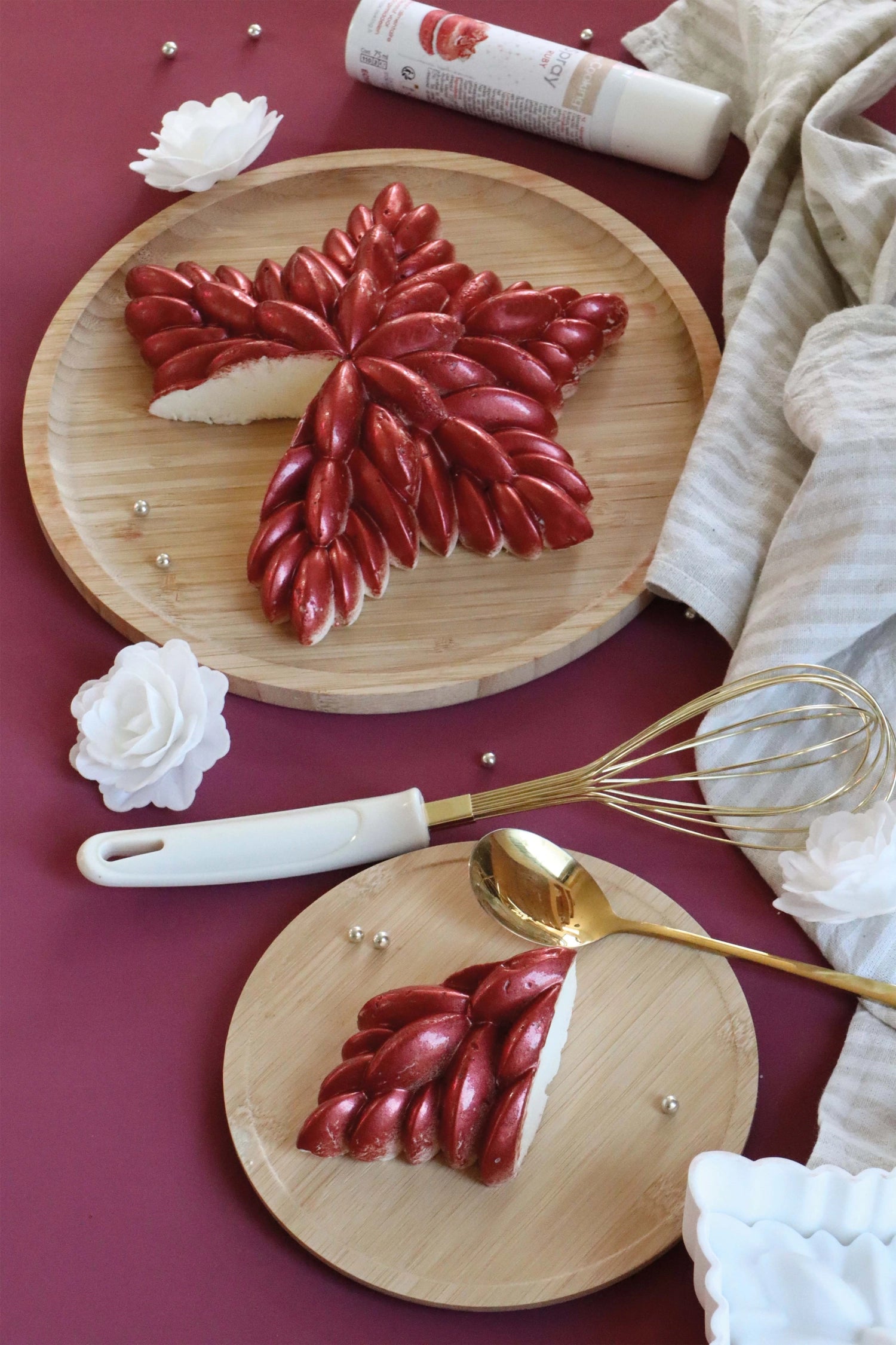 Farbspray rubinrot 75ml in Rot präsentiert im Onlineshop von KAQTU Design AG. Lebensmittel ist von Scrap Cooking