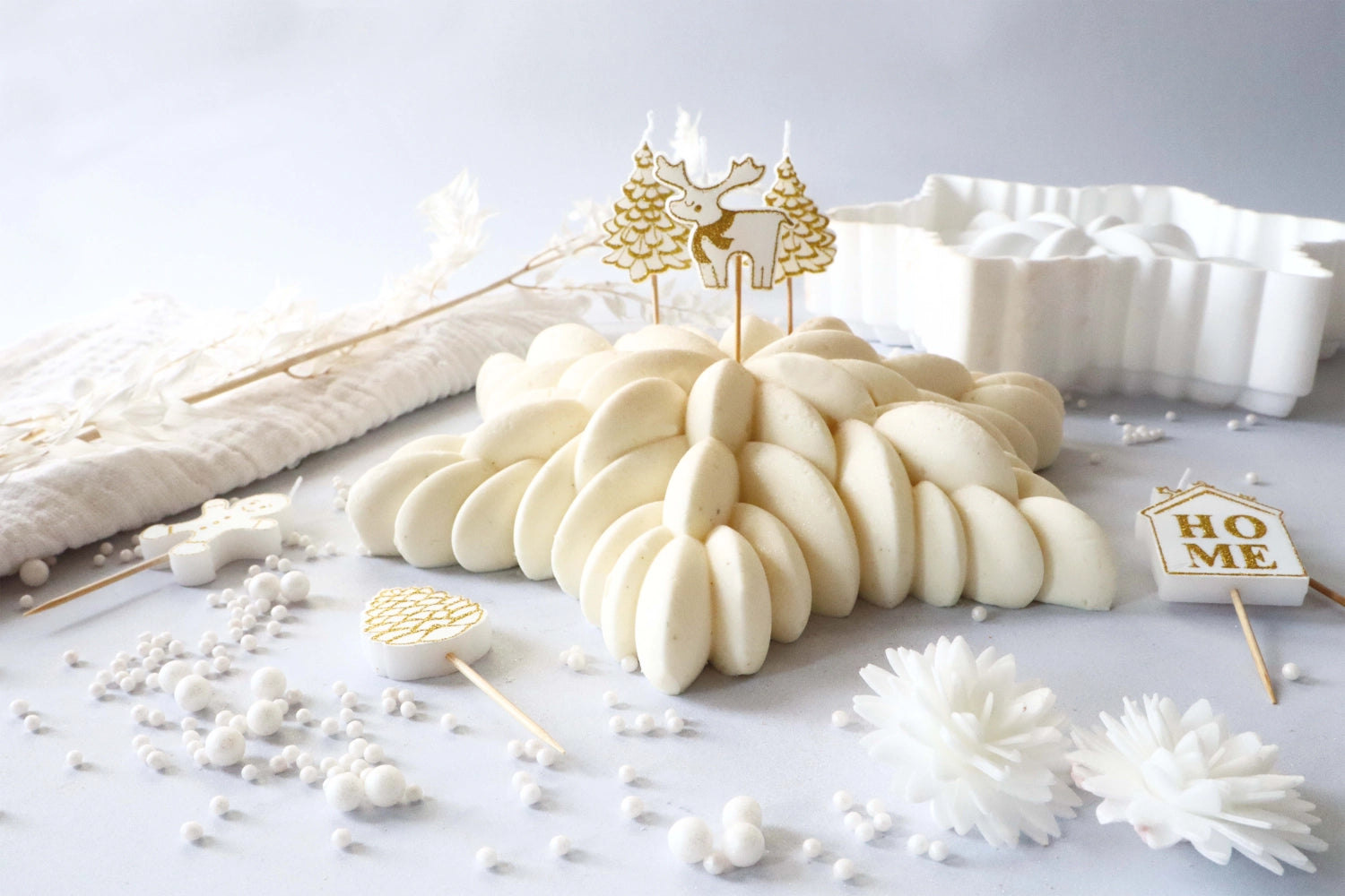 8er Set Kerzen Weihnachten gold/weiss in Gold präsentiert im Onlineshop von KAQTU Design AG. Kerzen ist von Scrap Cooking