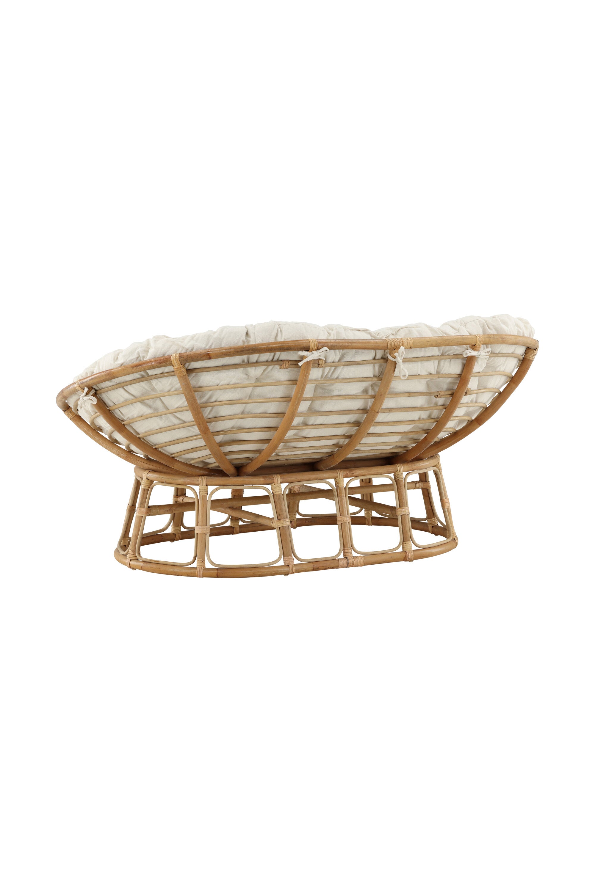 Entspannen Sie stilvoll mit der Mamasan Sonnenlounge von Venture Home – der perfekte Outdoor-Sessel aus elegantem Rattan für Ihren Garten.