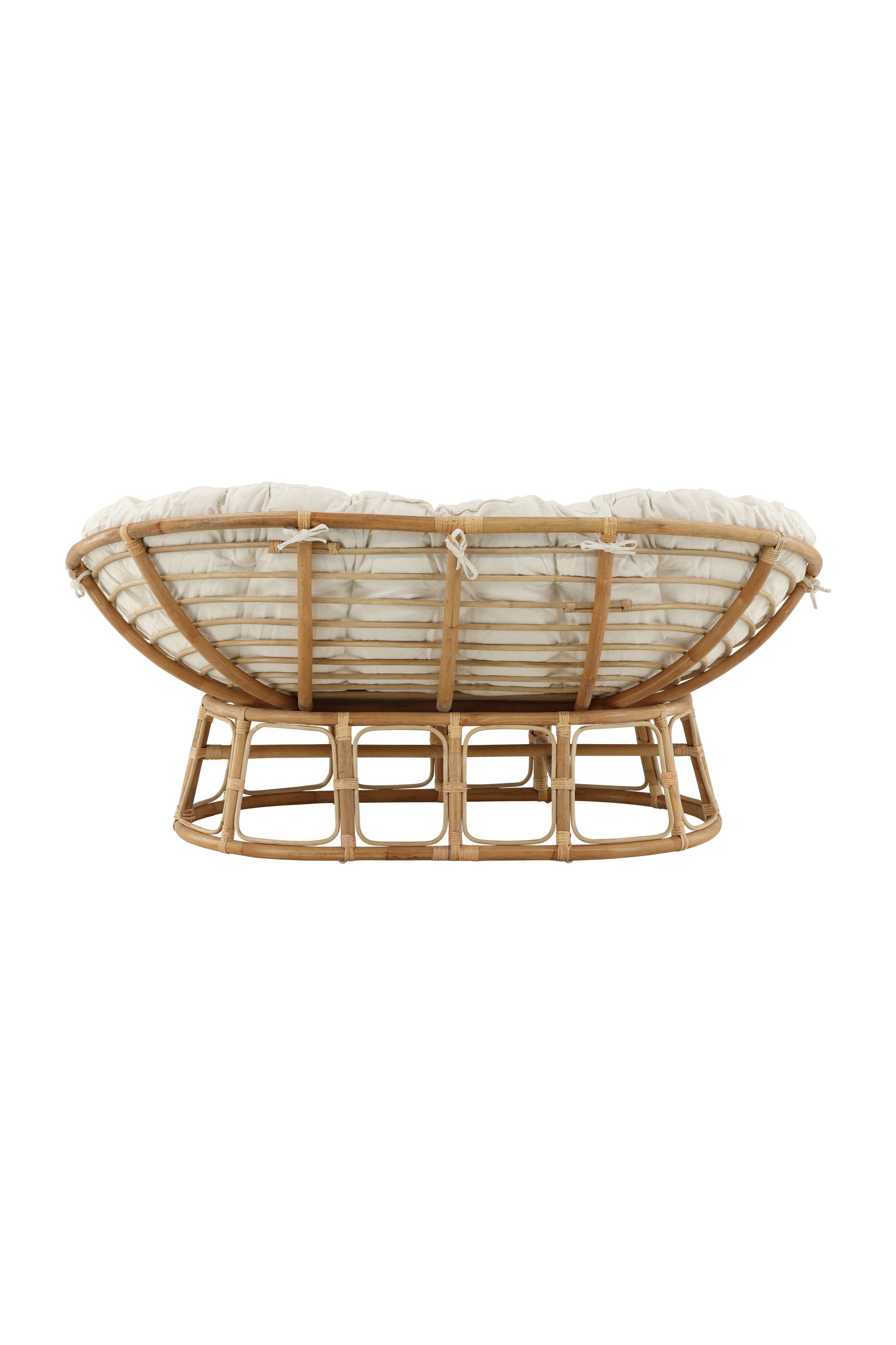 Genießen Sie ultimativen Komfort im Freien mit der Mamasan Sonnenlounge von Venture Home – ein eleganter Rattansessel für entspannte Stunden.