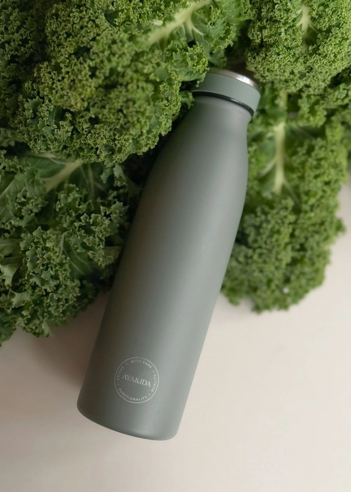 Trinkflasche 500ml Tropical Green in Grün präsentiert im Onlineshop von KAQTU Design AG. Trinkflaschen ist von AYA&IDA