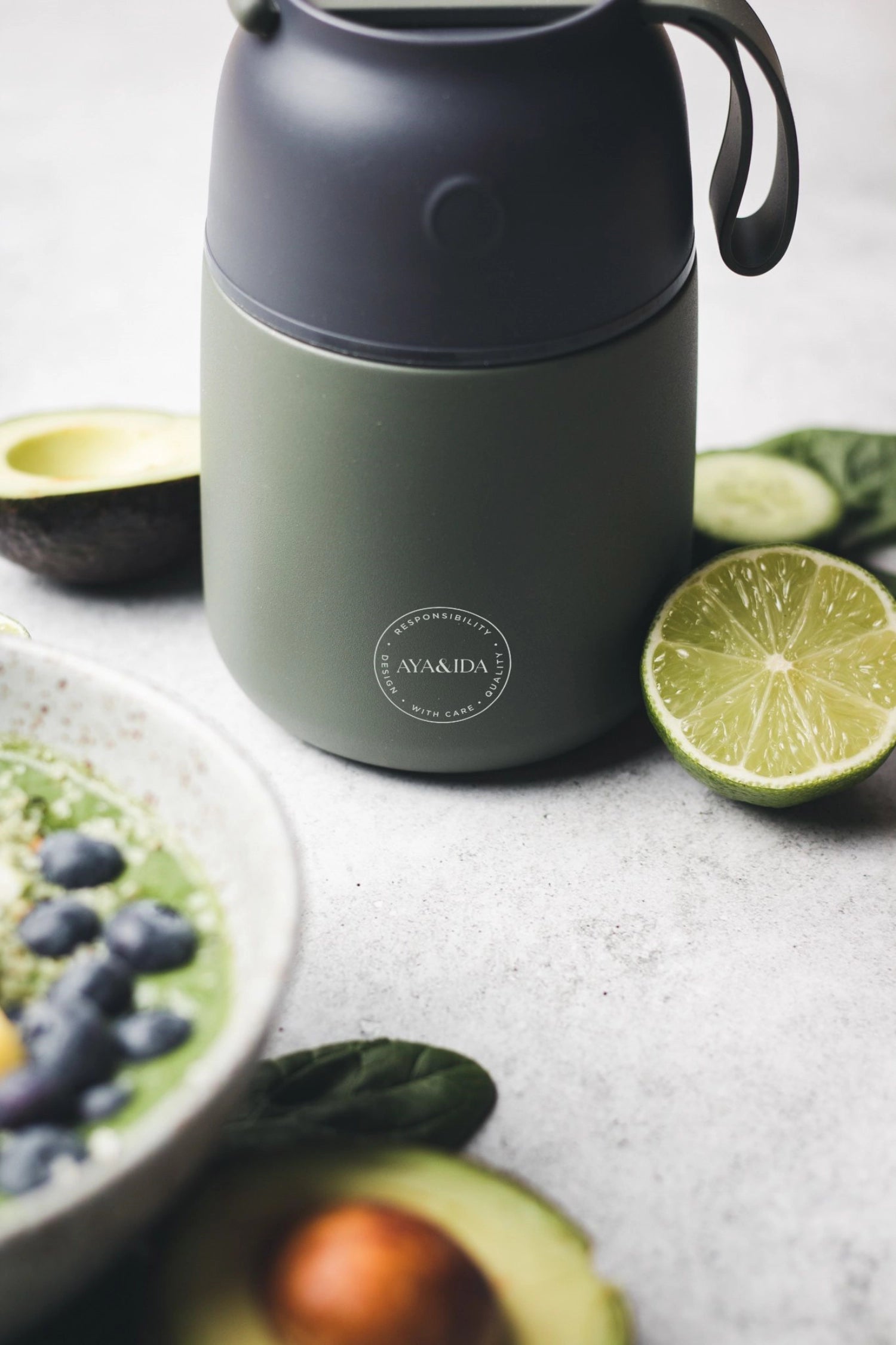 Food'ie Lunch Box 500ml Tropical Green in Grün präsentiert im Onlineshop von KAQTU Design AG. Snackbox ist von AYA&IDA