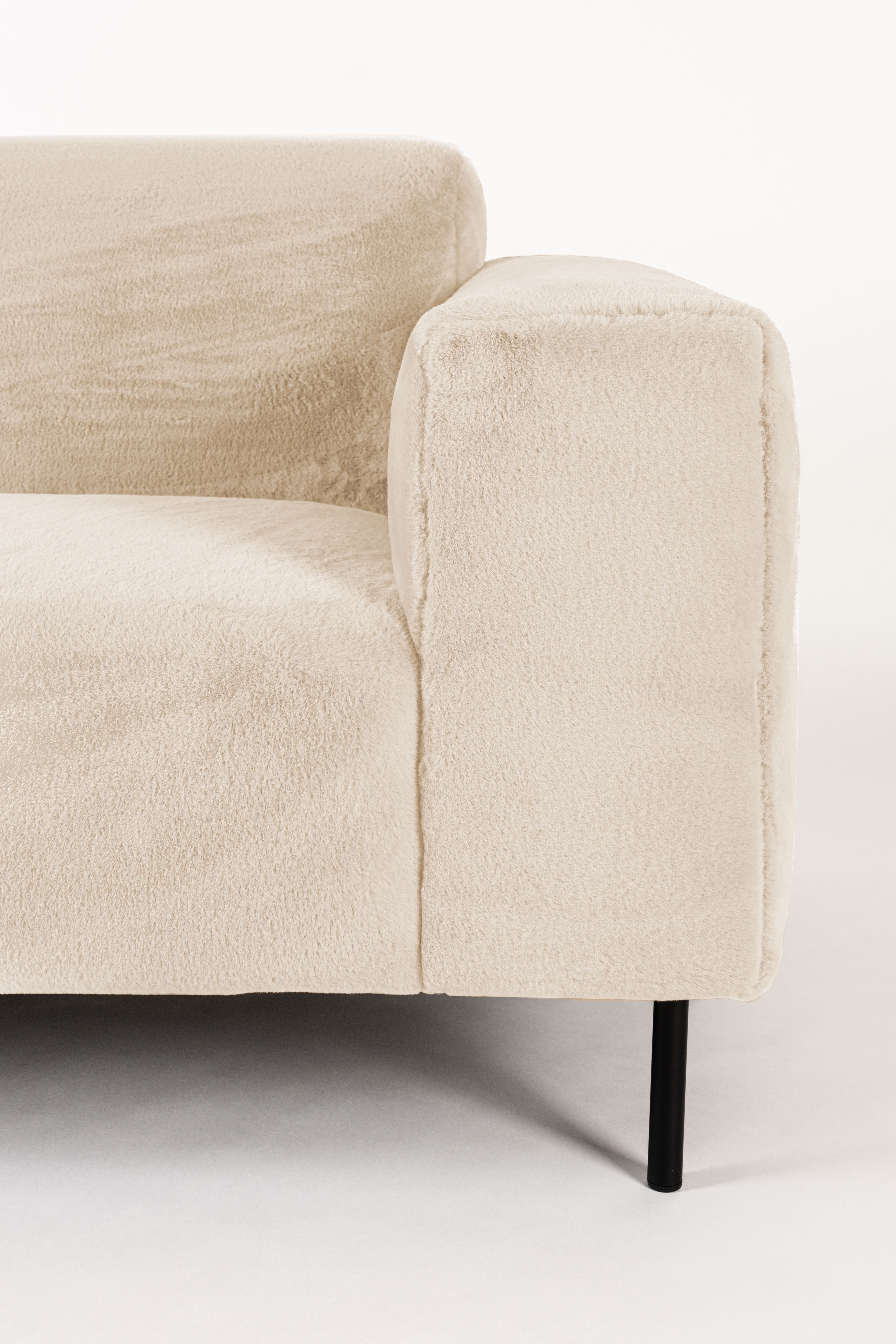 Sofa Sylvia 2.5 Sitzer in Beige präsentiert im Onlineshop von KAQTU Design AG. 2er Sofa ist von White Label Living