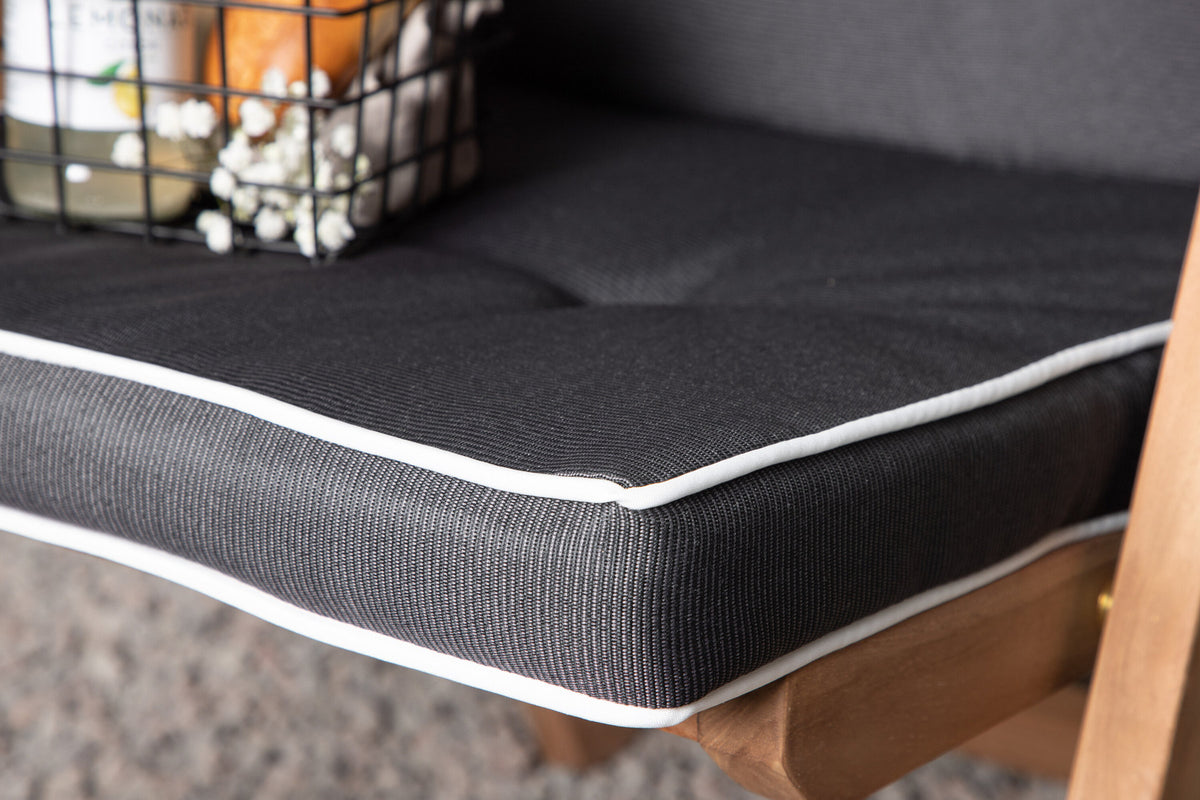 Classic Kissen in Grau präsentiert im Onlineshop von KAQTU Design AG. Sitzkissen ist von Venture Home