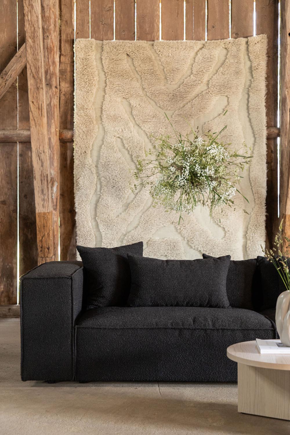 Gillholmen Sofa in Schwarz präsentiert im Onlineshop von KAQTU Design AG. 3er Sofa ist von Vind