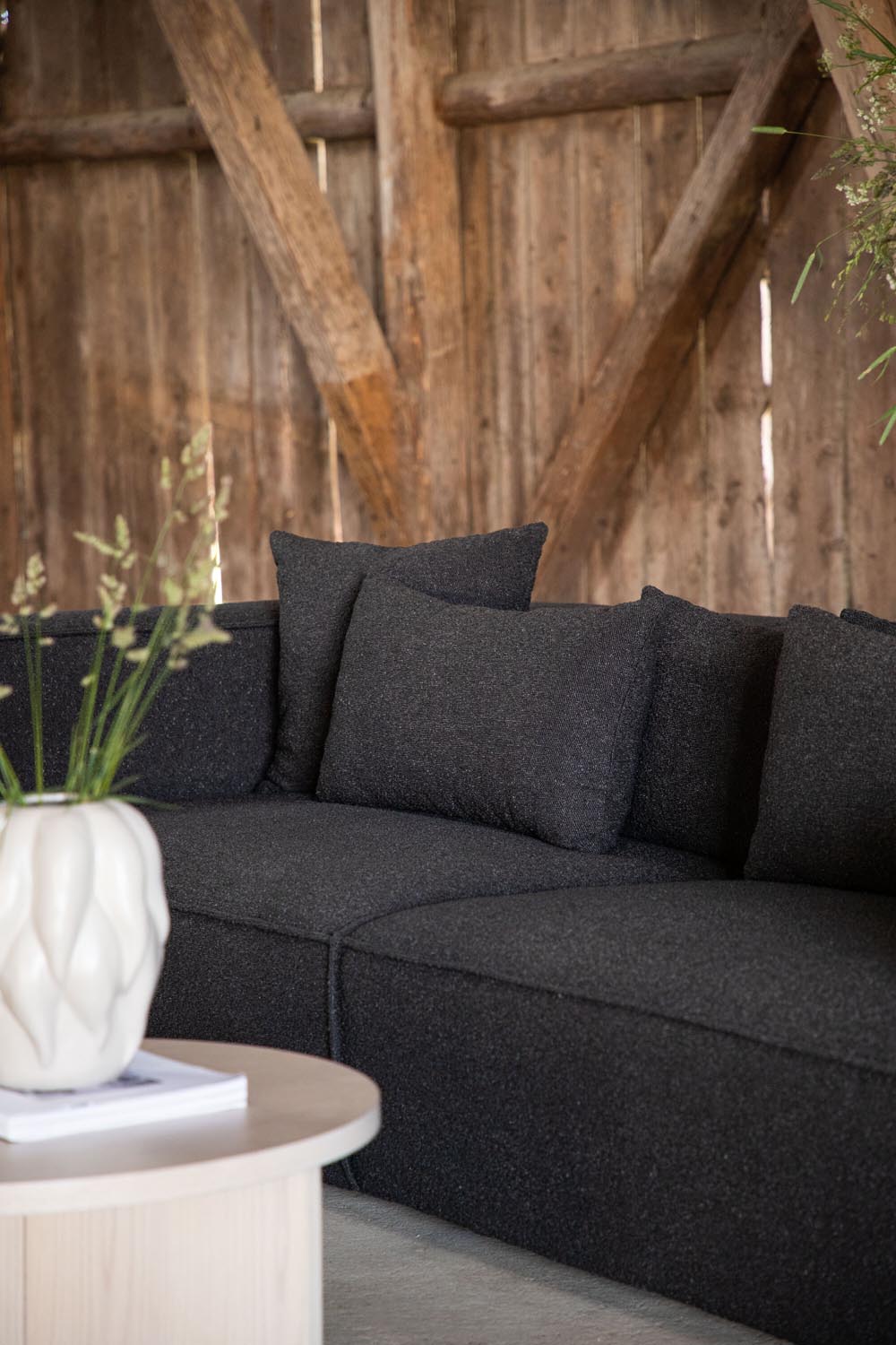 Gillholmen Sofa in Schwarz präsentiert im Onlineshop von KAQTU Design AG. 3er Sofa ist von Vind