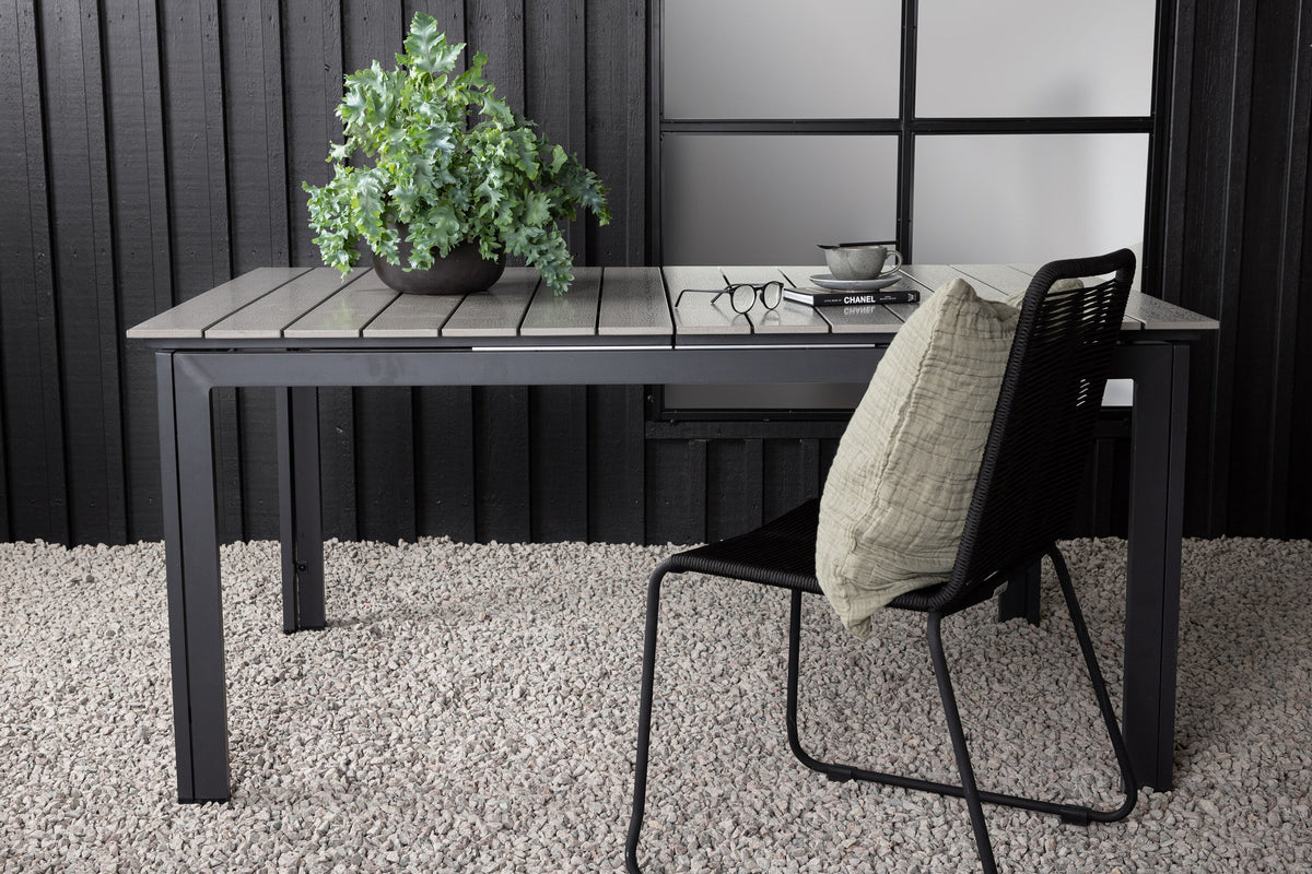 Levels Gartentisch ausziehbar in Schwarz präsentiert im Onlineshop von KAQTU Design AG. Gartentisch ist von Venture Home