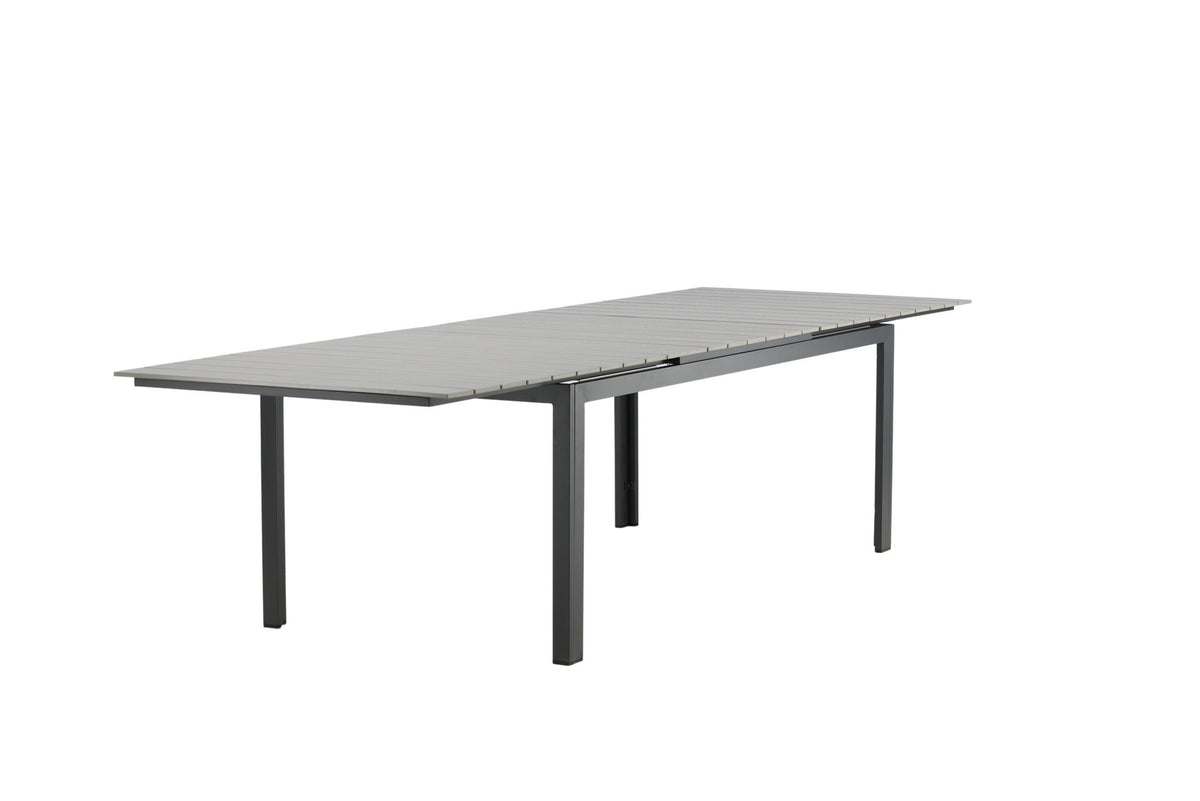 Levels Gartentisch ausziehbar in Schwarz präsentiert im Onlineshop von KAQTU Design AG. Gartentisch ist von Venture Home