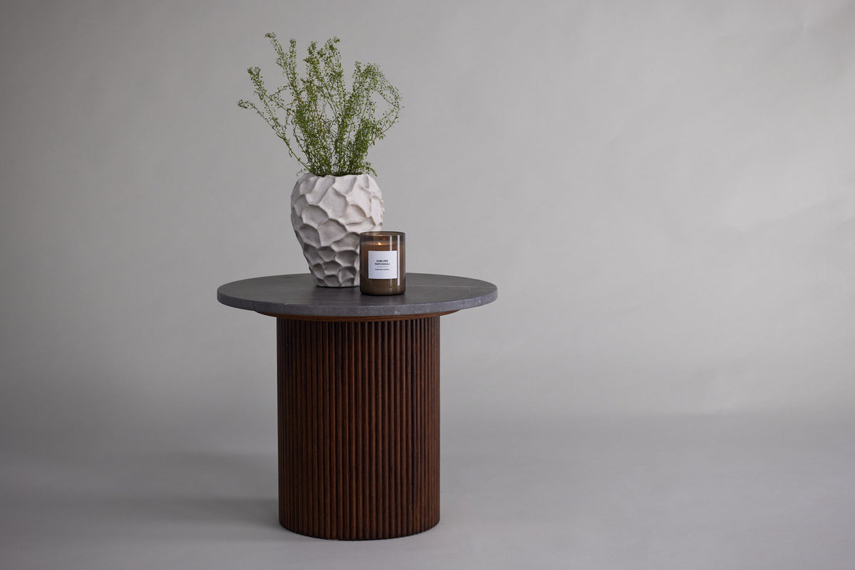 Härön Beistelltisch in Nussbaum präsentiert im Onlineshop von KAQTU Design AG. Beistelltisch ist von Vind